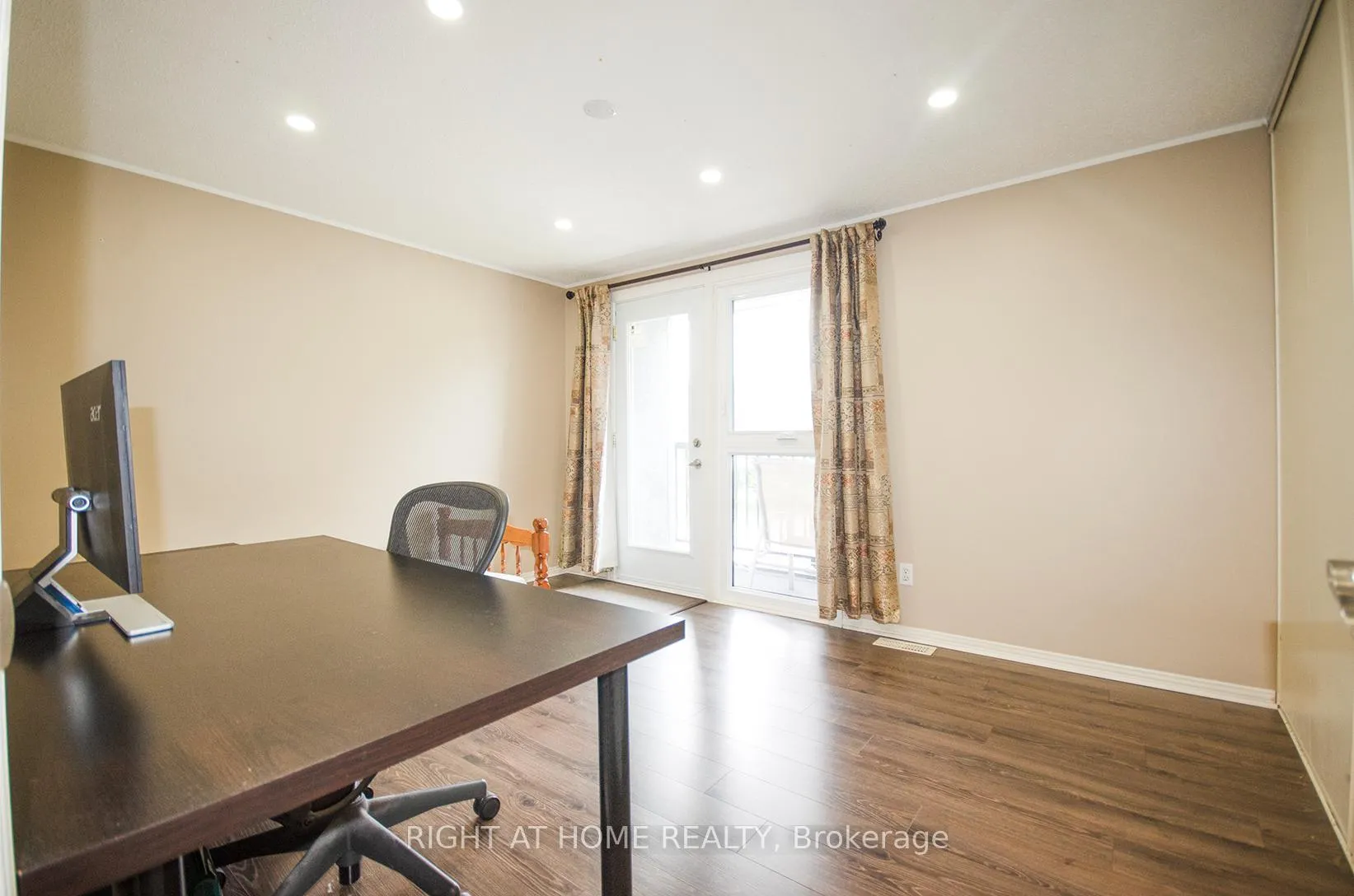 Photo 28 of 35 Tybalt Crescent, Ottawa, Westcliffe Estates — HOMEH