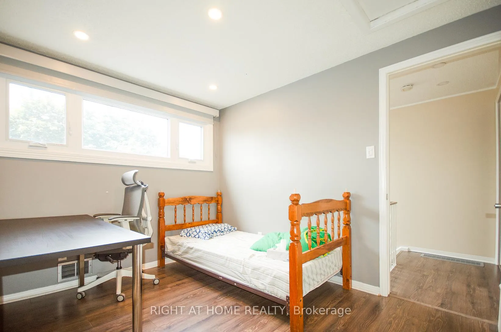 Photo 43 of 35 Tybalt Crescent, Ottawa, Westcliffe Estates — HOMEH