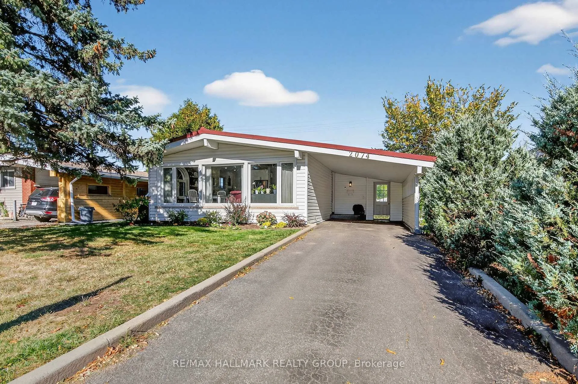 Photo 1 of 2074 Featherston Drive, Ottawa, Guildwood Estates - Urbandale Acres — HOMEH