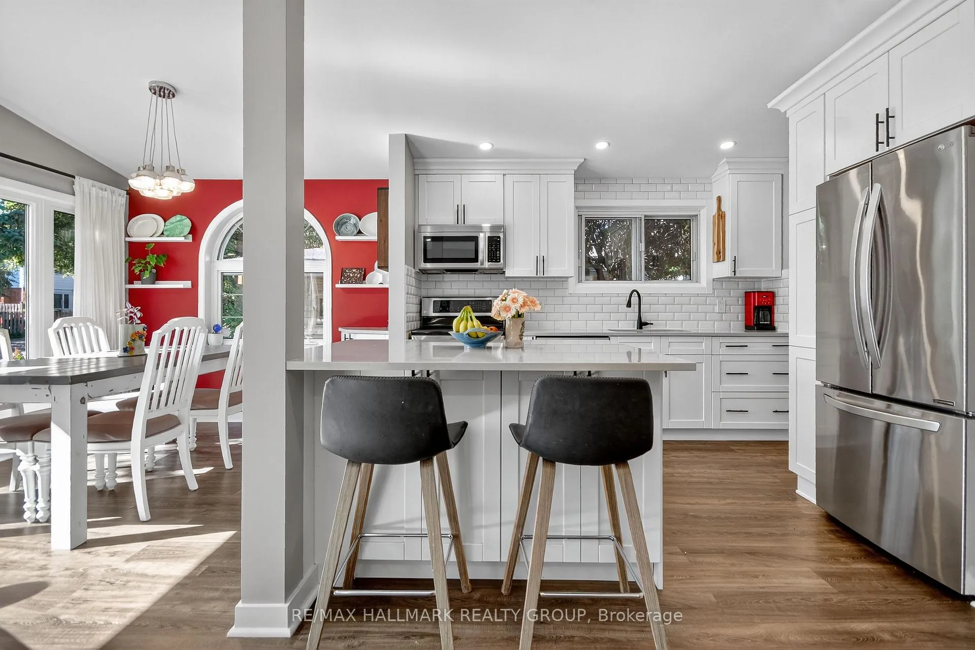 Photo 22 of 2074 Featherston Drive, Ottawa, Guildwood Estates - Urbandale Acres — HOMEH