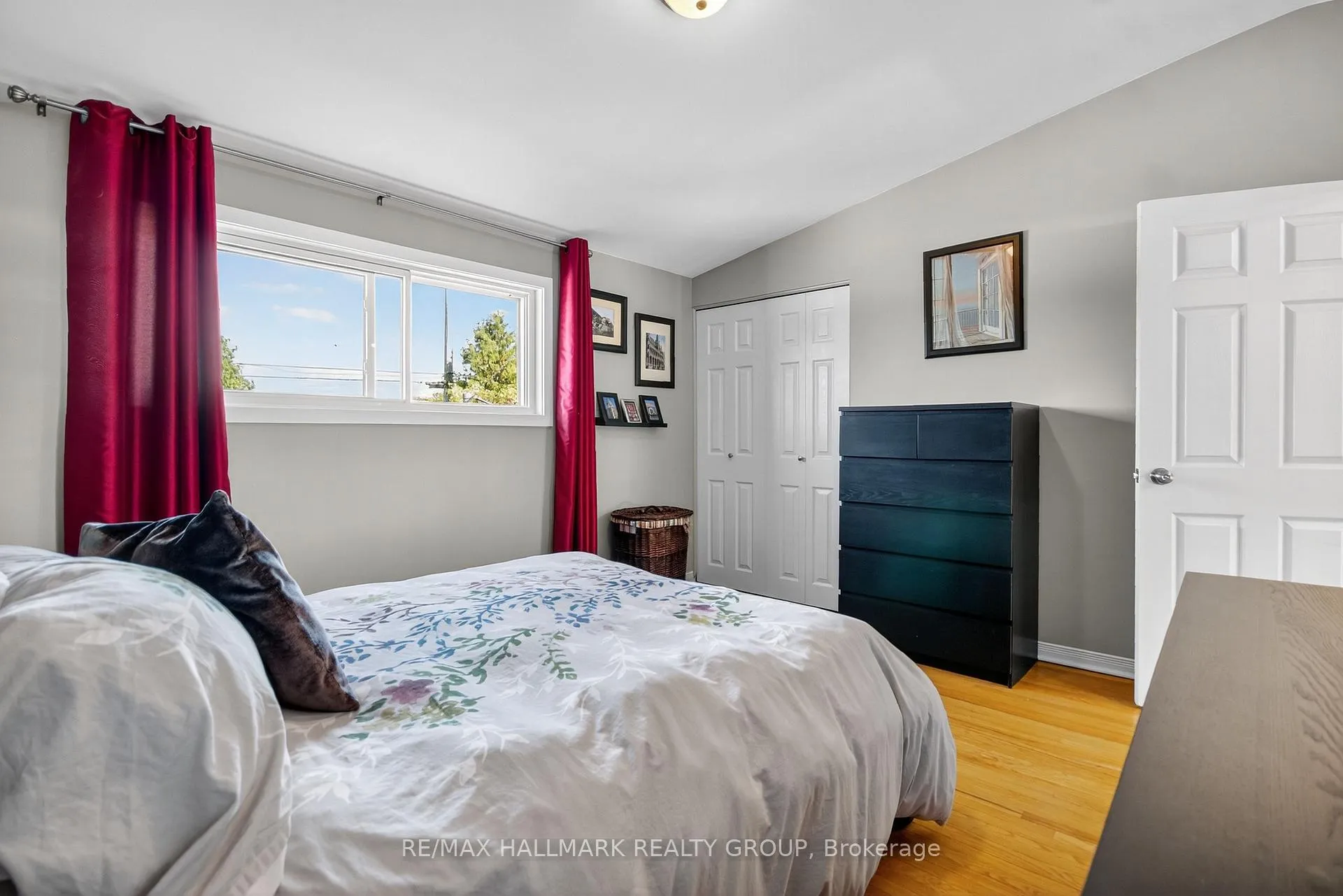 Photo 44 of 2074 Featherston Drive, Ottawa, Guildwood Estates - Urbandale Acres — HOMEH
