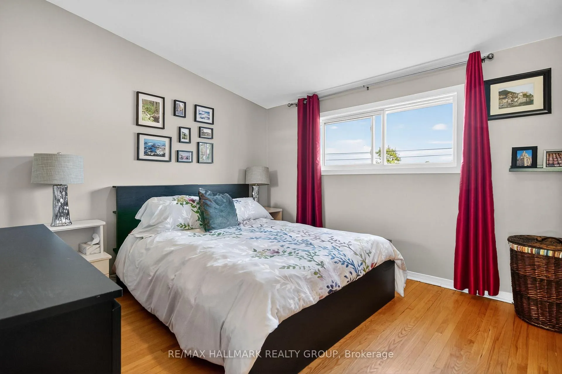 Photo 42 of 2074 Featherston Drive, Ottawa, Guildwood Estates - Urbandale Acres — HOMEH
