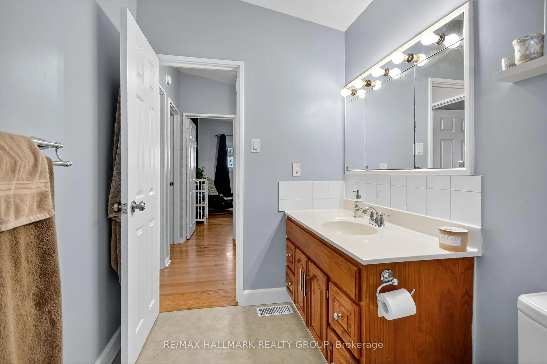 Photo 64 of 2074 Featherston Drive, Ottawa, Guildwood Estates - Urbandale Acres — HOMEH