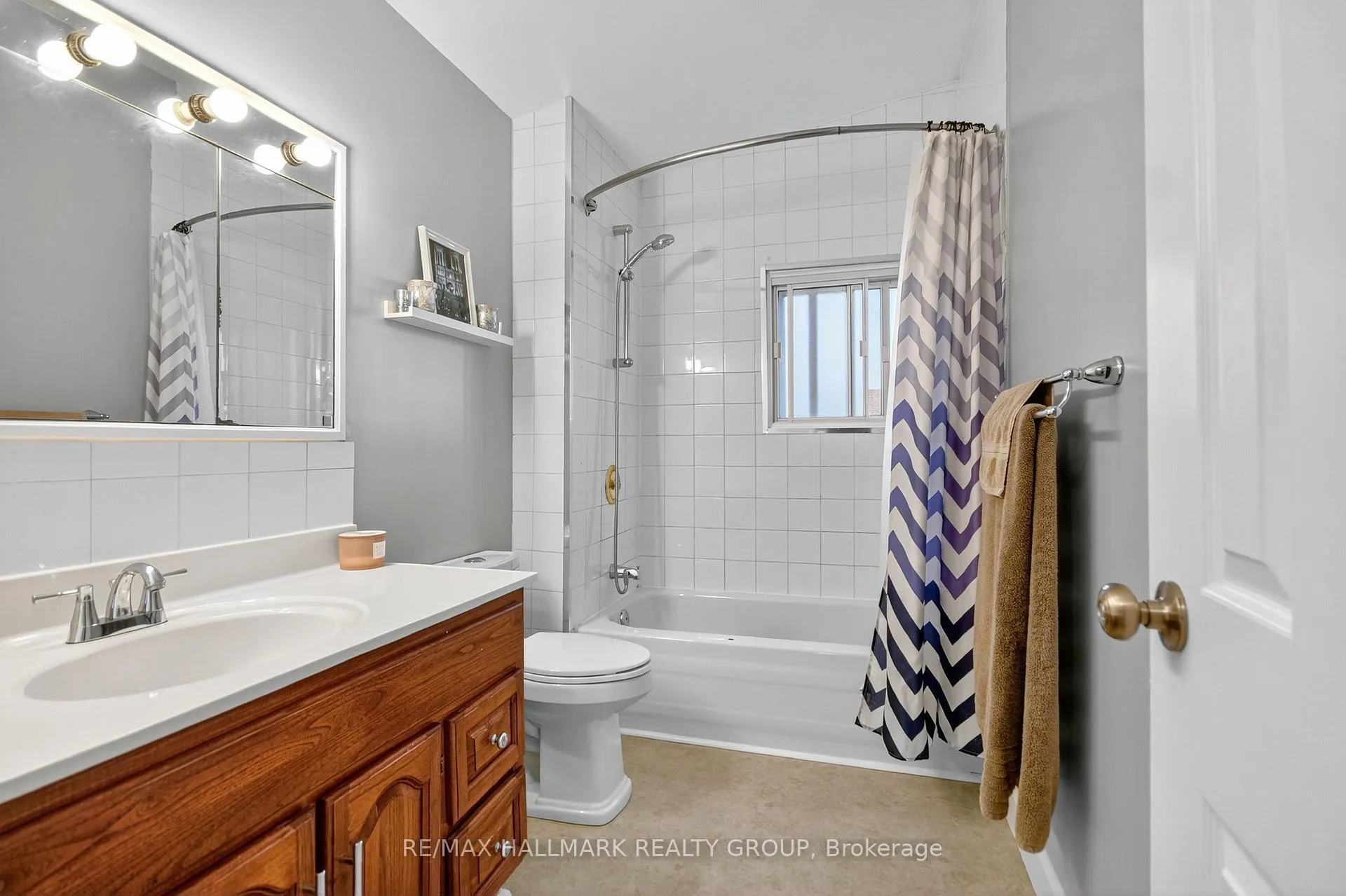 Photo 69 of 2074 Featherston Drive, Ottawa, Guildwood Estates - Urbandale Acres — HOMEH