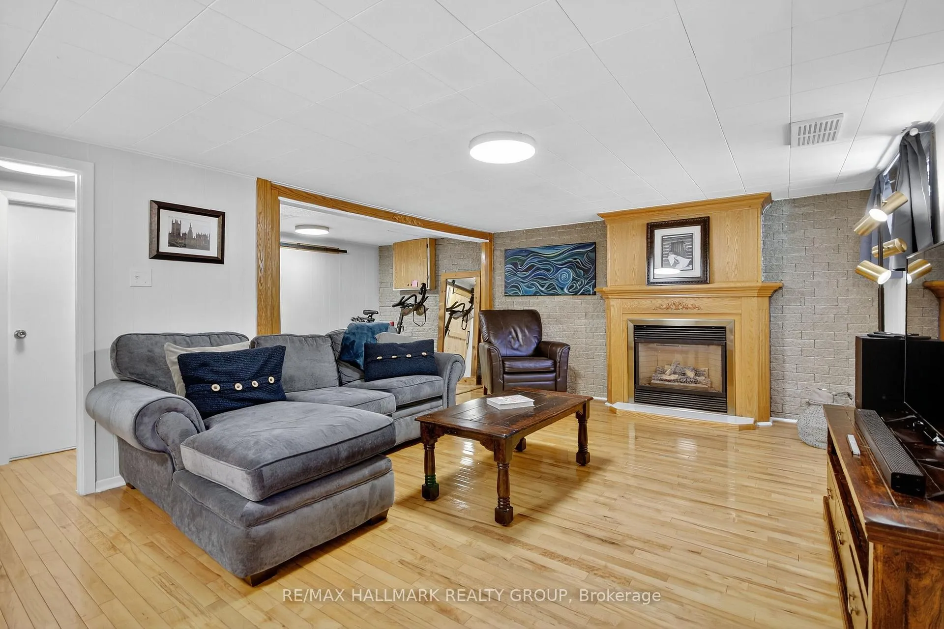 Photo 72 of 2074 Featherston Drive, Ottawa, Guildwood Estates - Urbandale Acres — HOMEH