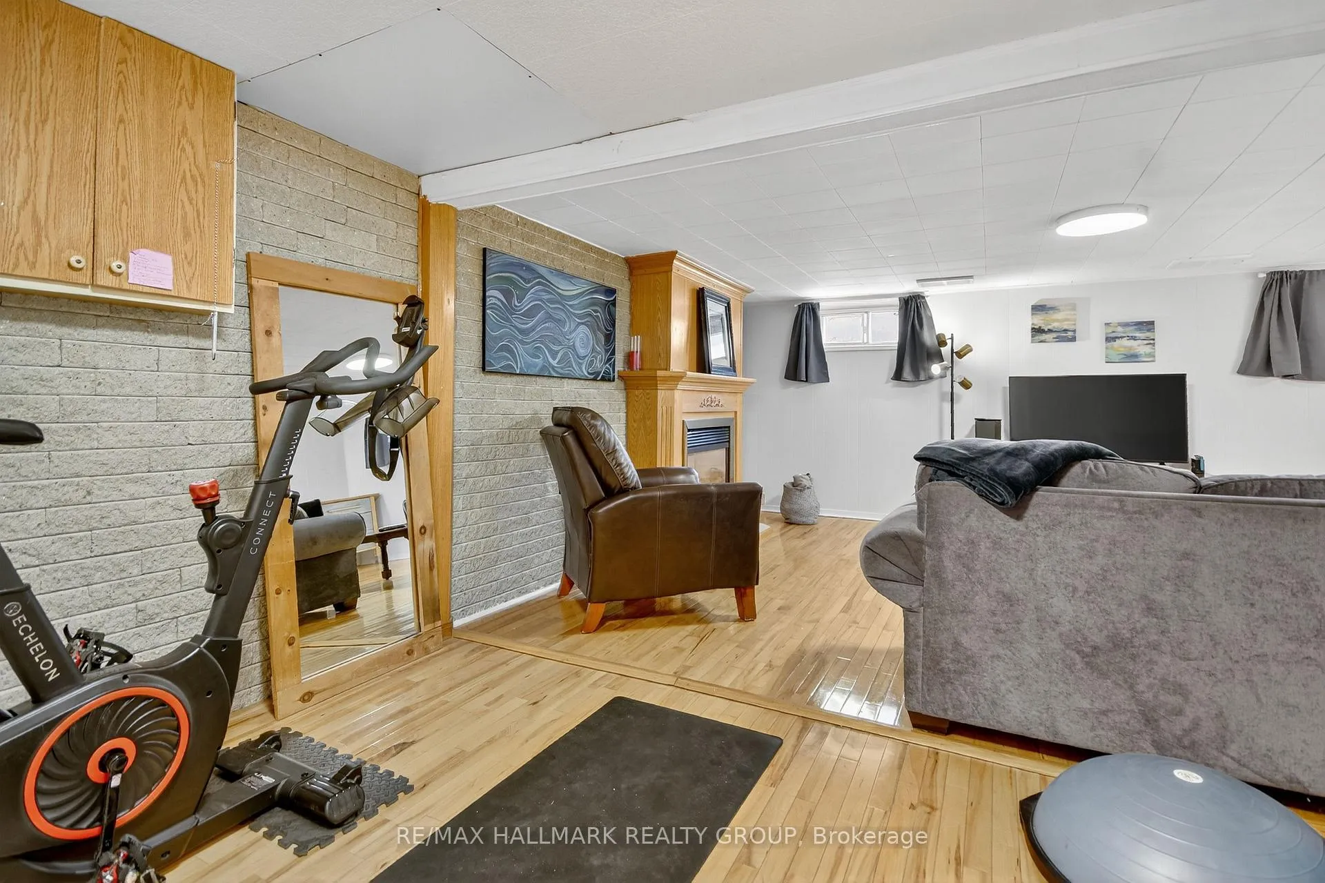 Photo 79 of 2074 Featherston Drive, Ottawa, Guildwood Estates - Urbandale Acres — HOMEH