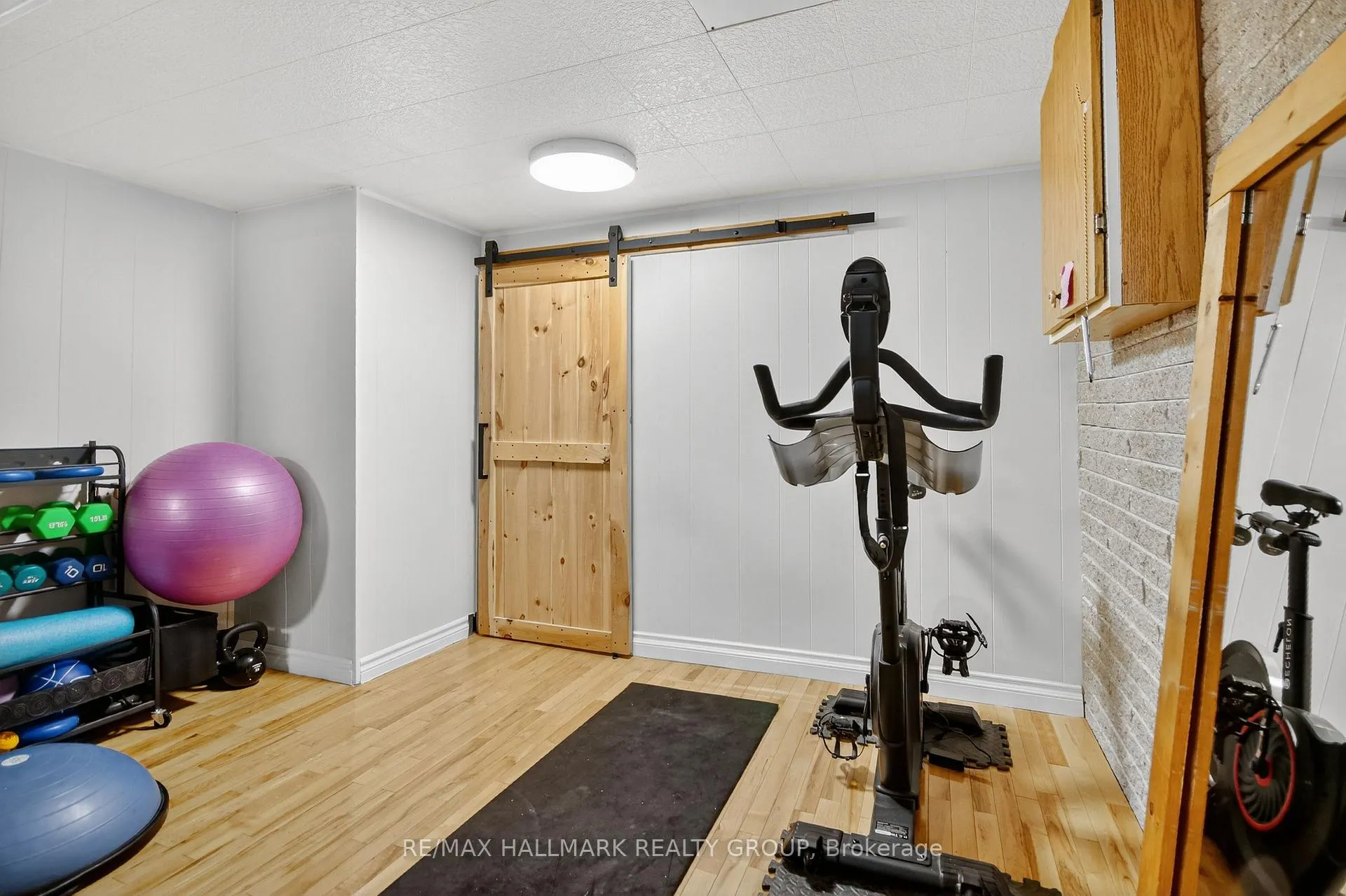 Photo 89 of 2074 Featherston Drive, Ottawa, Guildwood Estates - Urbandale Acres — HOMEH