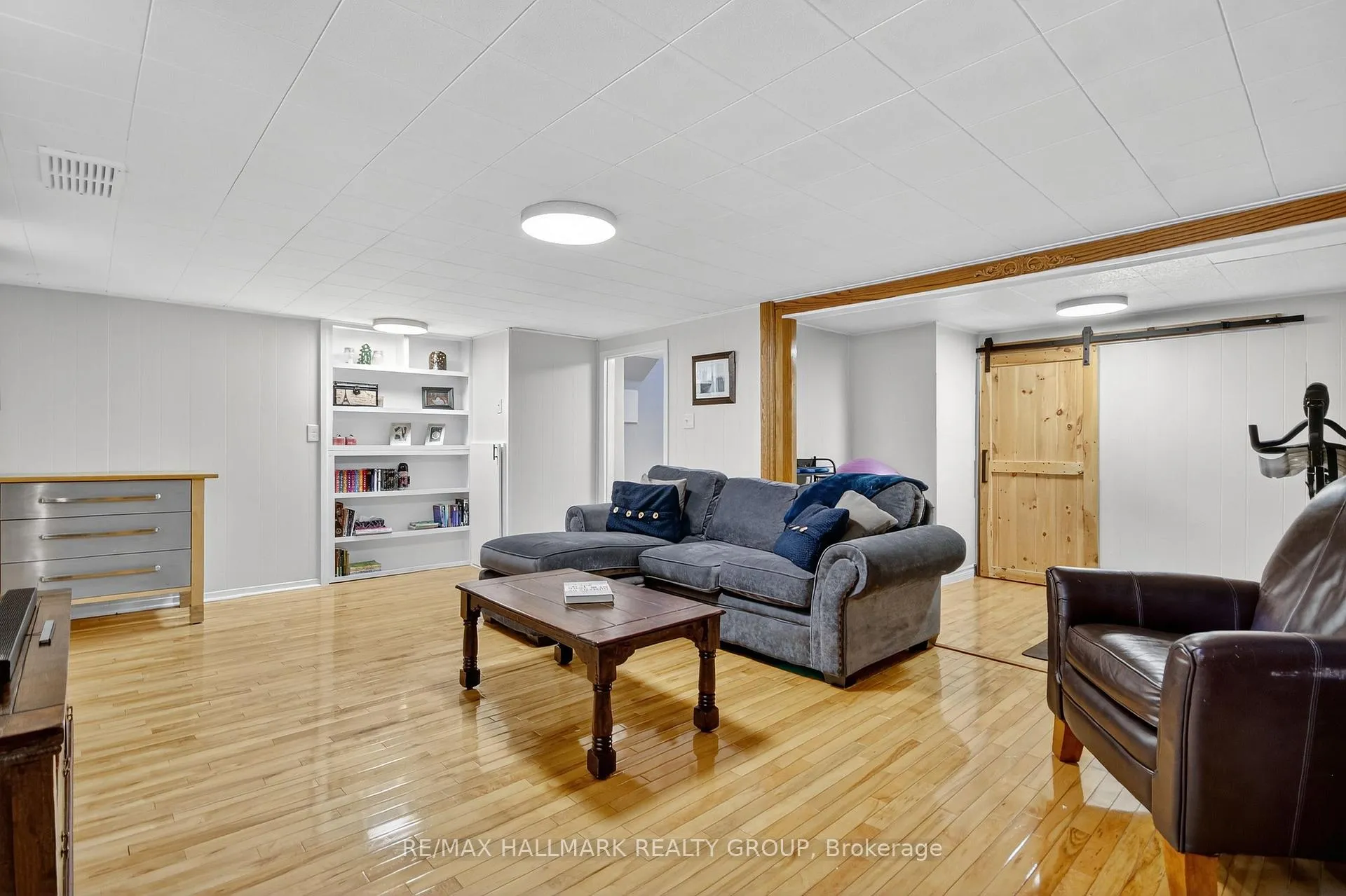 Photo 93 of 2074 Featherston Drive, Ottawa, Guildwood Estates - Urbandale Acres — HOMEH