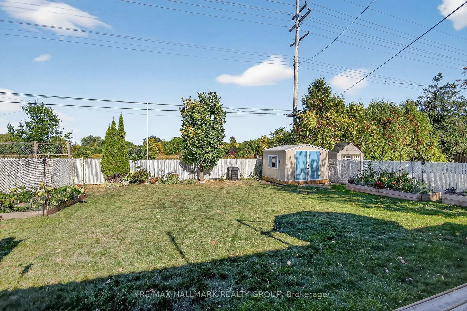 Photo 101 of 2074 Featherston Drive, Ottawa, Guildwood Estates - Urbandale Acres — HOMEH