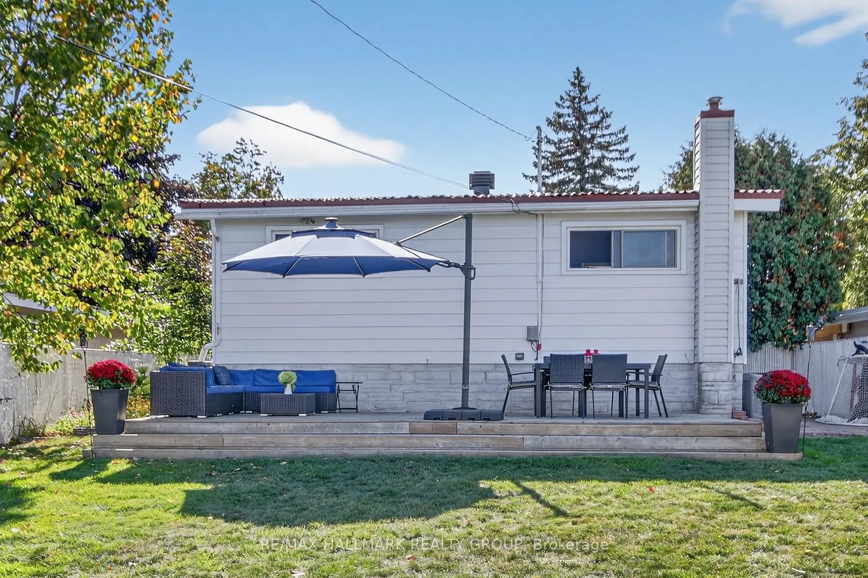 Photo 111 of 2074 Featherston Drive, Ottawa, Guildwood Estates - Urbandale Acres — HOMEH