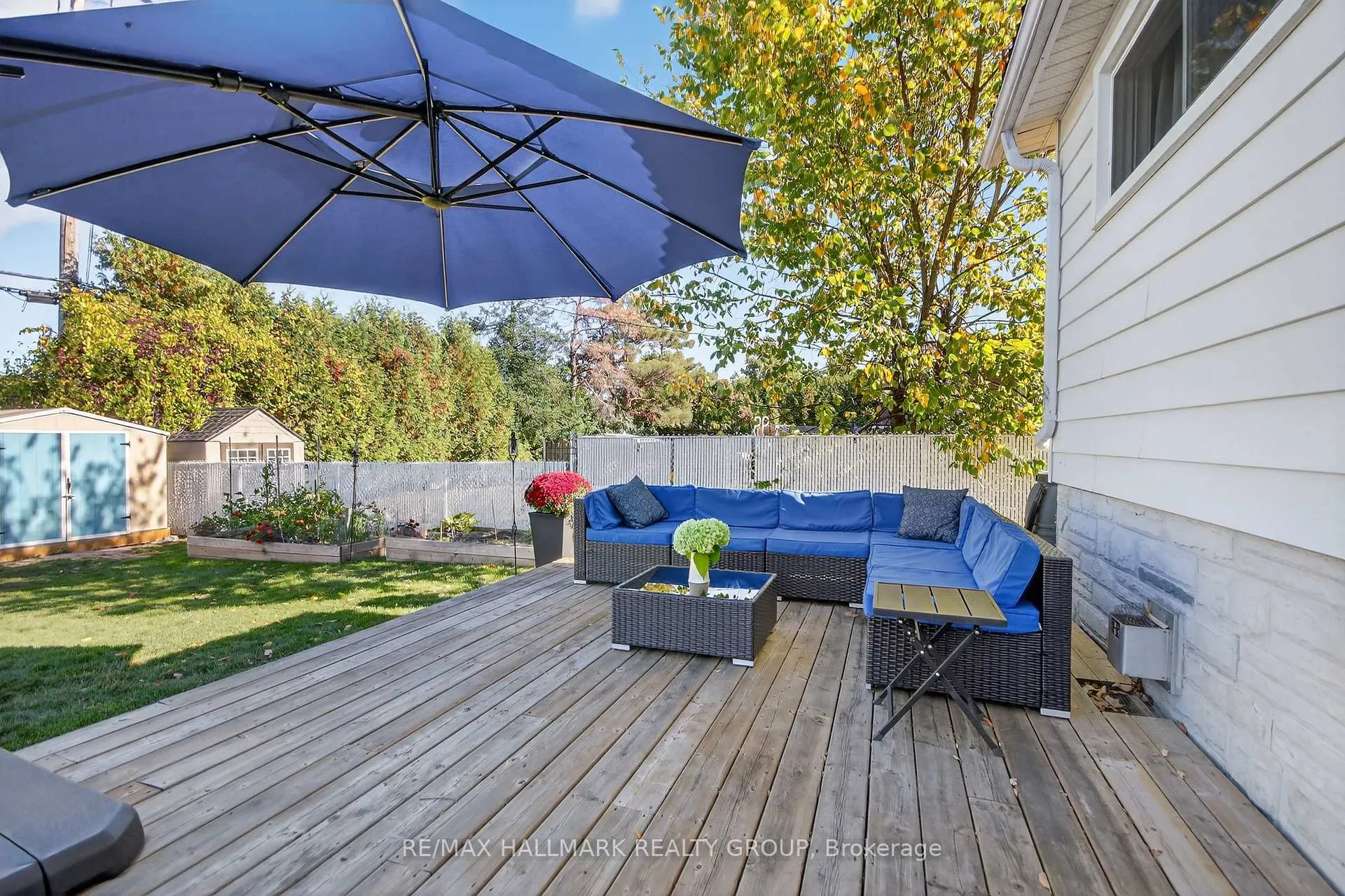 Photo 109 of 2074 Featherston Drive, Ottawa, Guildwood Estates - Urbandale Acres — HOMEH