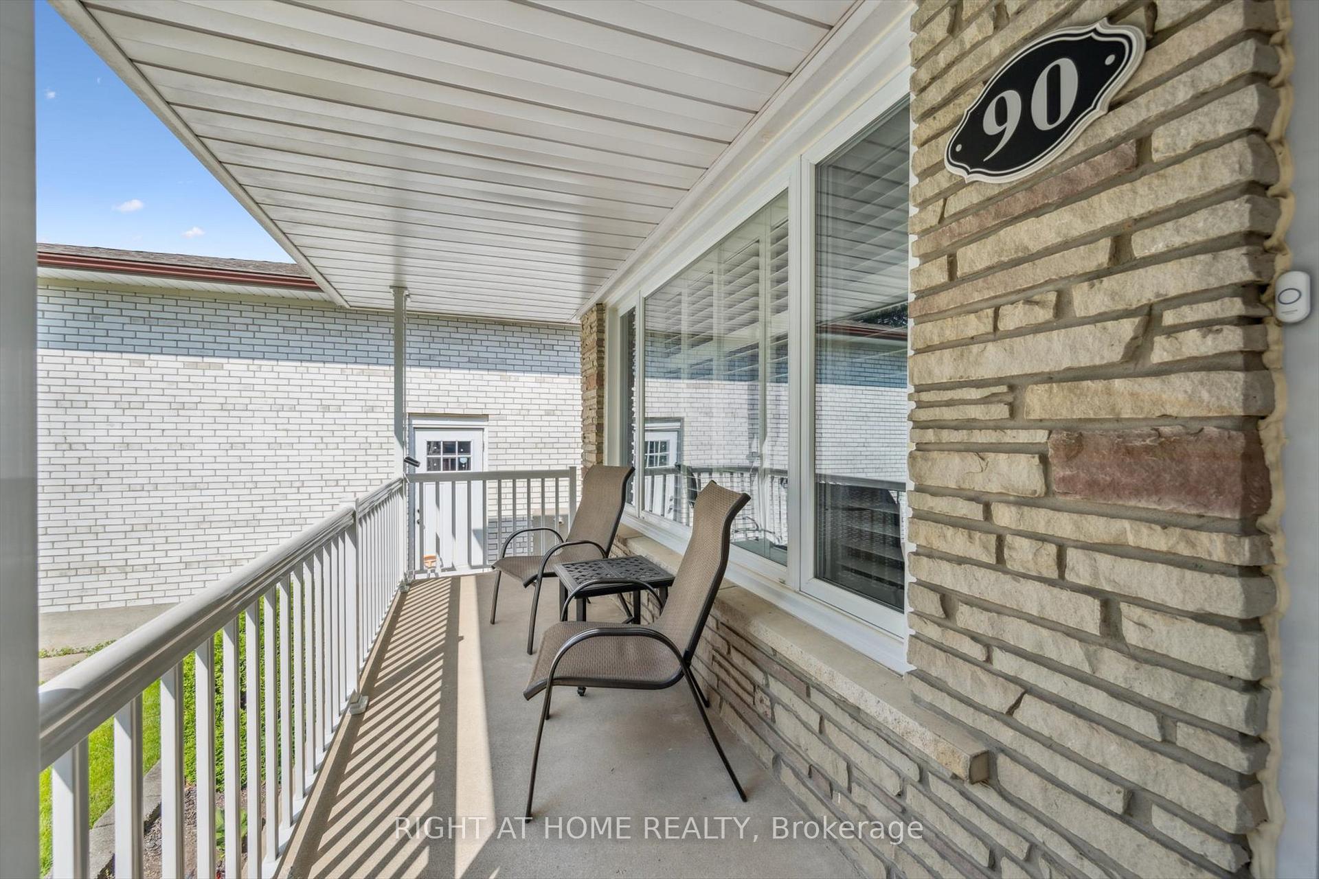 Photo 32 of 90 Clement Road, Etobicoke, Willowridge-Martingrove-Richview — HOMEH
