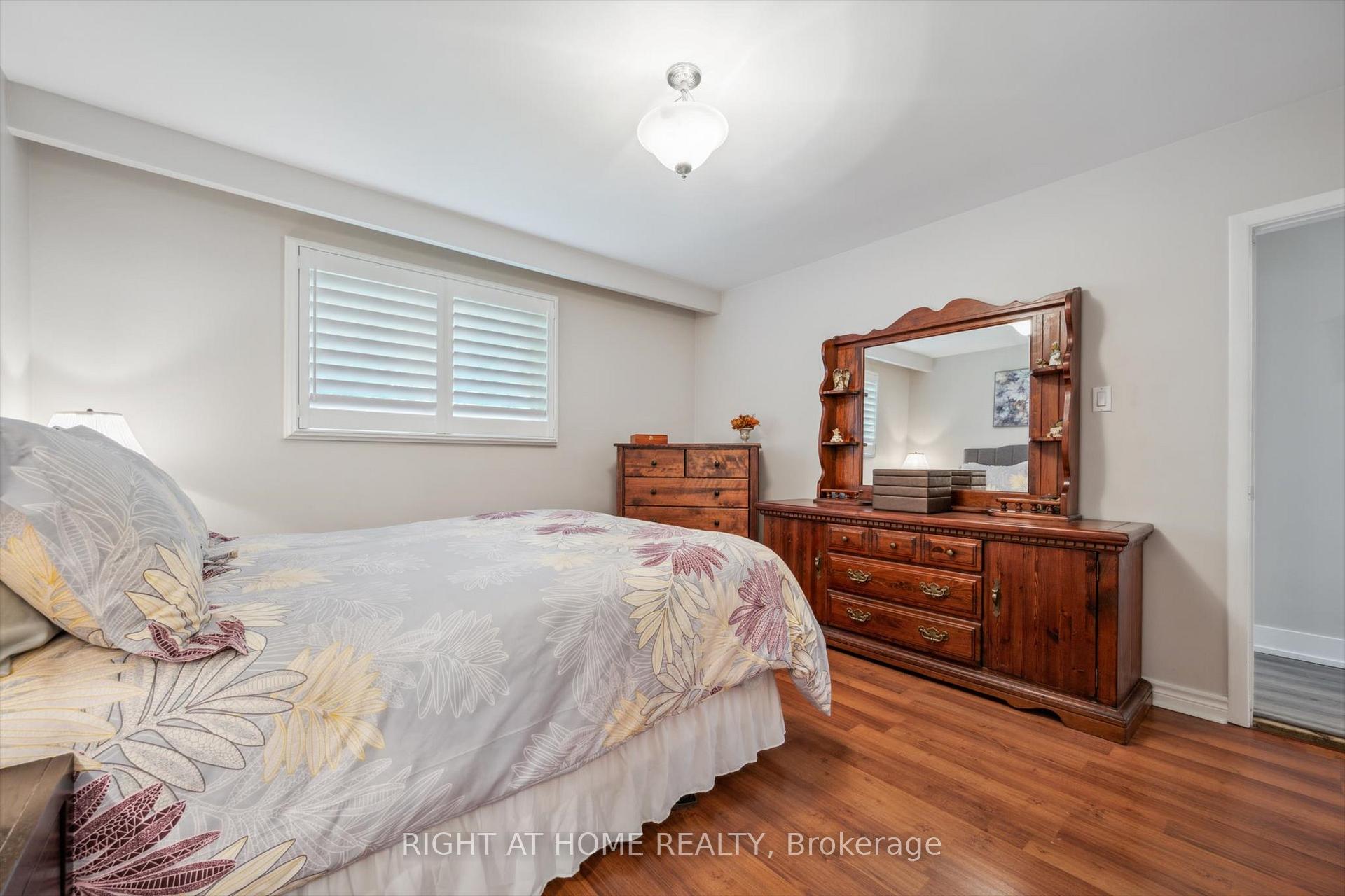 Photo 7 of 90 Clement Road, Etobicoke, Willowridge-Martingrove-Richview — HOMEH