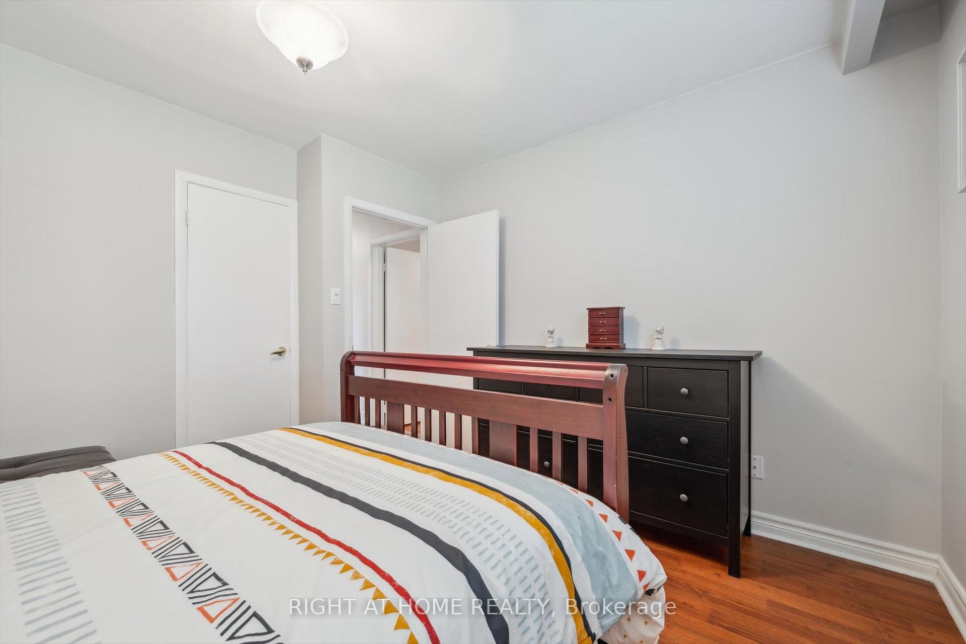 Photo 15 of 90 Clement Road, Etobicoke, Willowridge-Martingrove-Richview — HOMEH