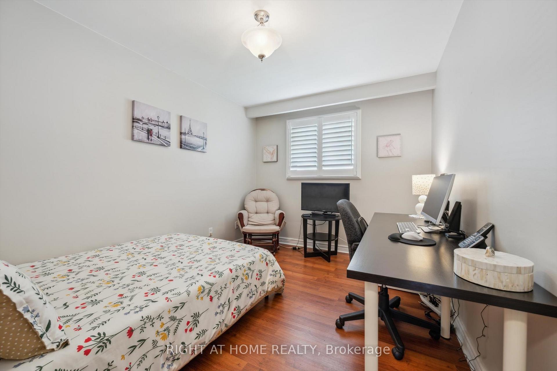 Photo 22 of 90 Clement Road, Etobicoke, Willowridge-Martingrove-Richview — HOMEH