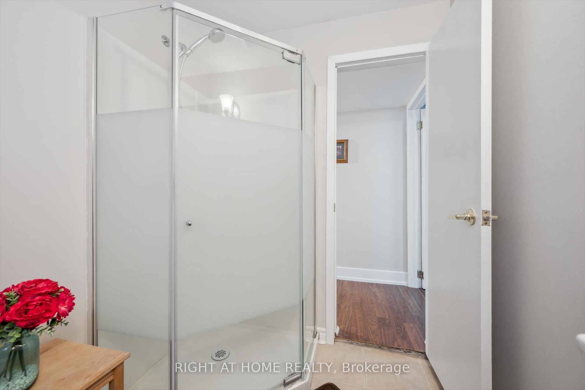 Photo 24 of 90 Clement Road, Etobicoke, Willowridge-Martingrove-Richview — HOMEH