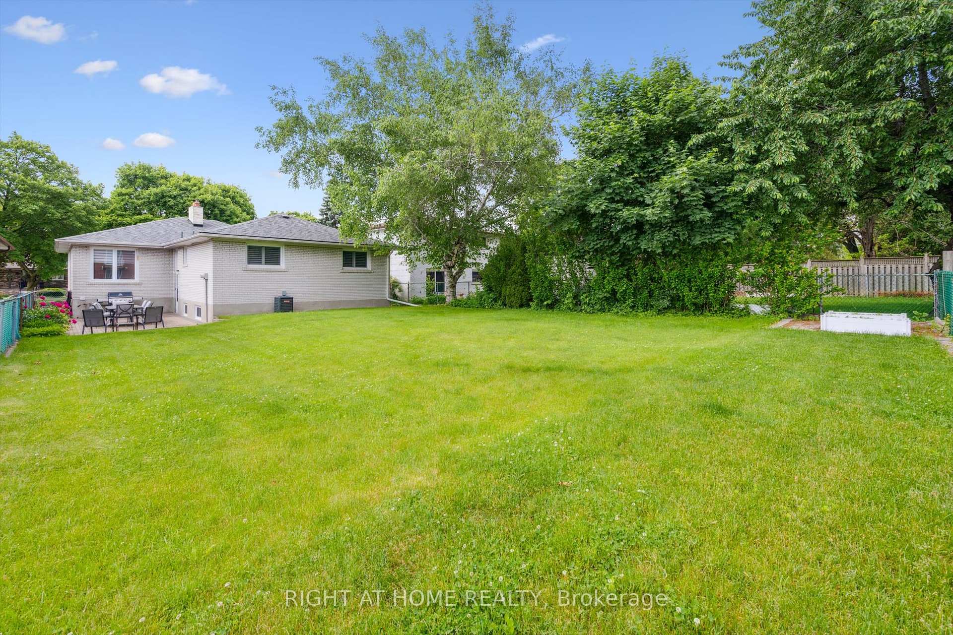 Photo 29 of 90 Clement Road, Etobicoke, Willowridge-Martingrove-Richview — HOMEH