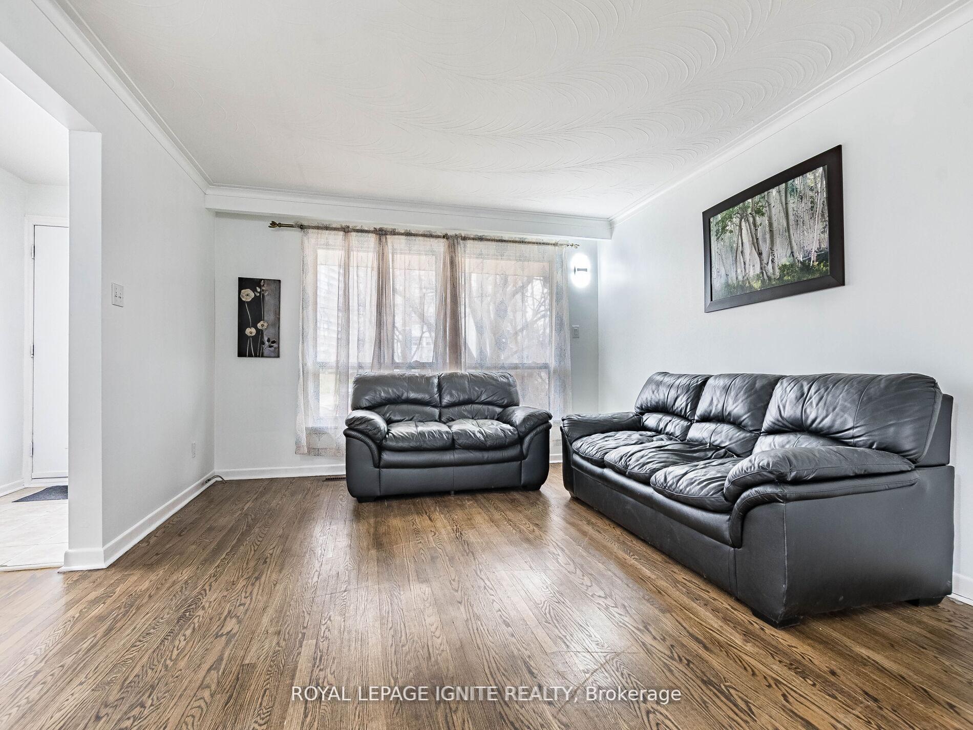 Photo 2 of 115 Northcrest Road, Etobicoke, Kingsview Village-The Westway — HOMEH
