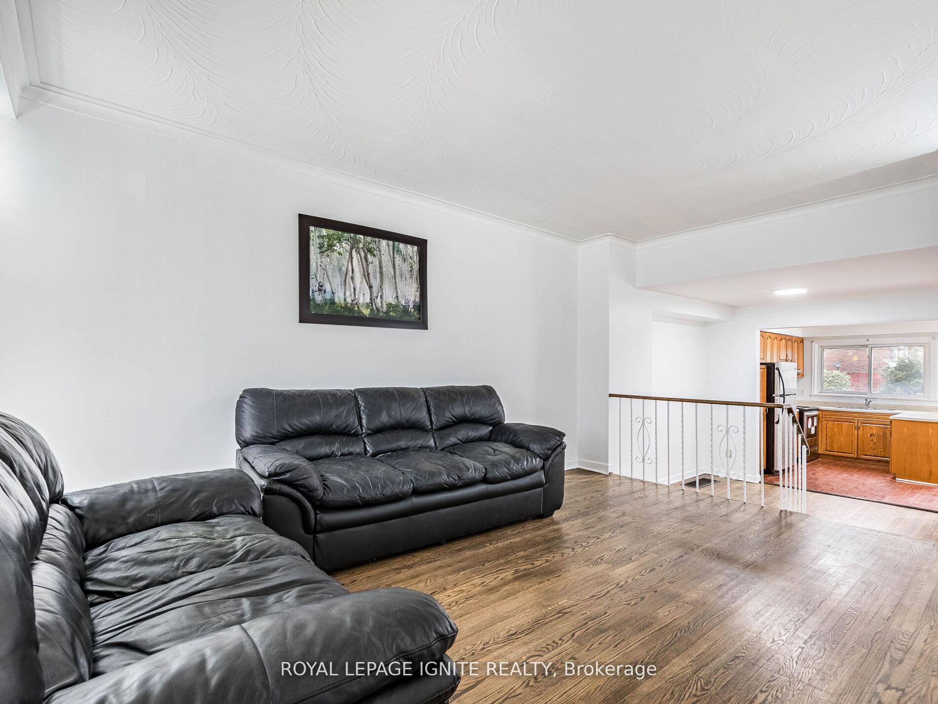 Photo 4 of 115 Northcrest Road, Etobicoke, Kingsview Village-The Westway — HOMEH