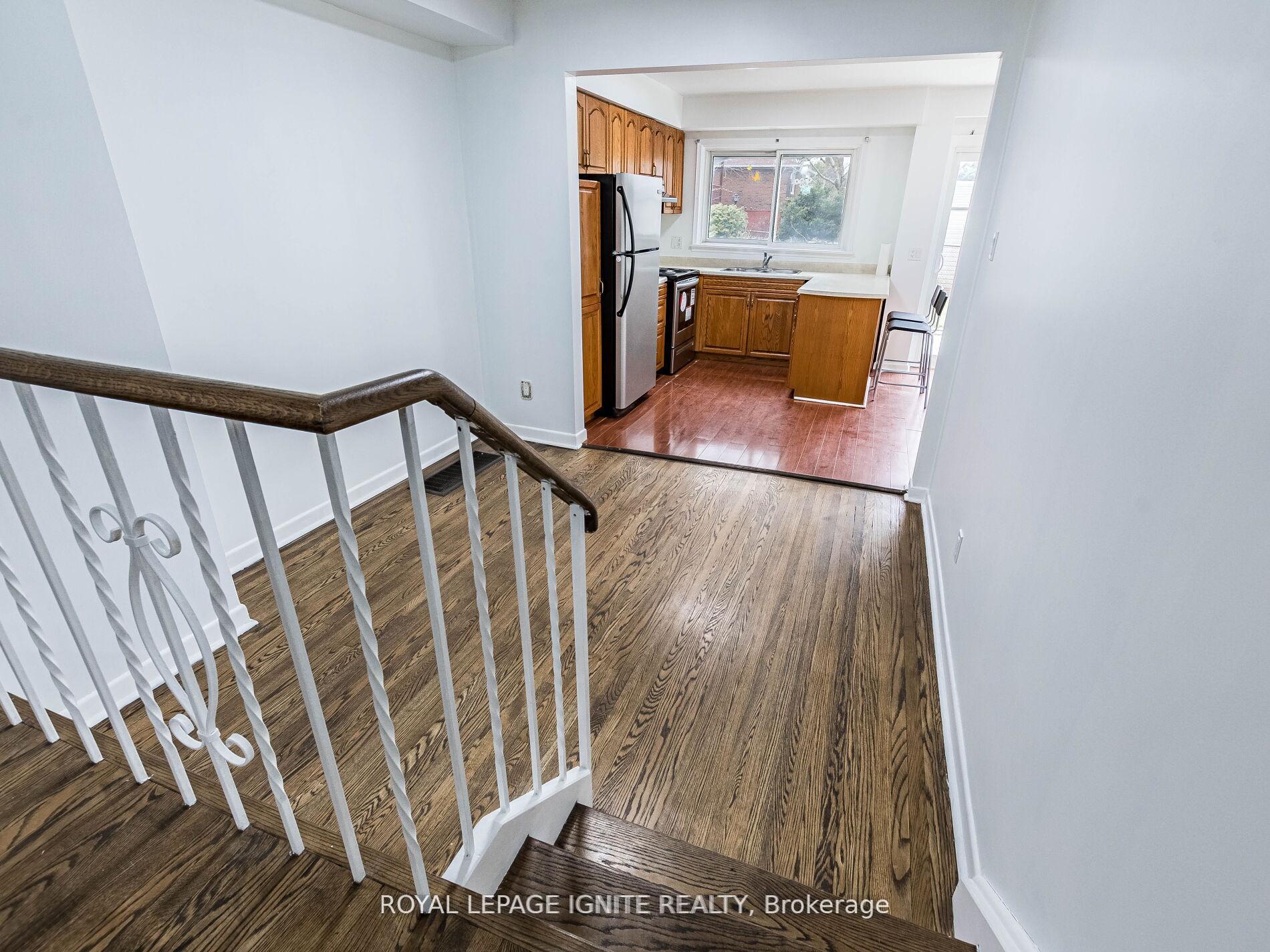 Photo 5 of 115 Northcrest Road, Etobicoke, Kingsview Village-The Westway — HOMEH