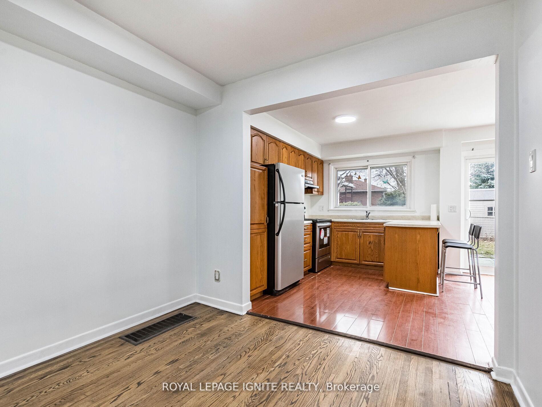 Photo 14 of 115 Northcrest Road, Etobicoke, Kingsview Village-The Westway — HOMEH
