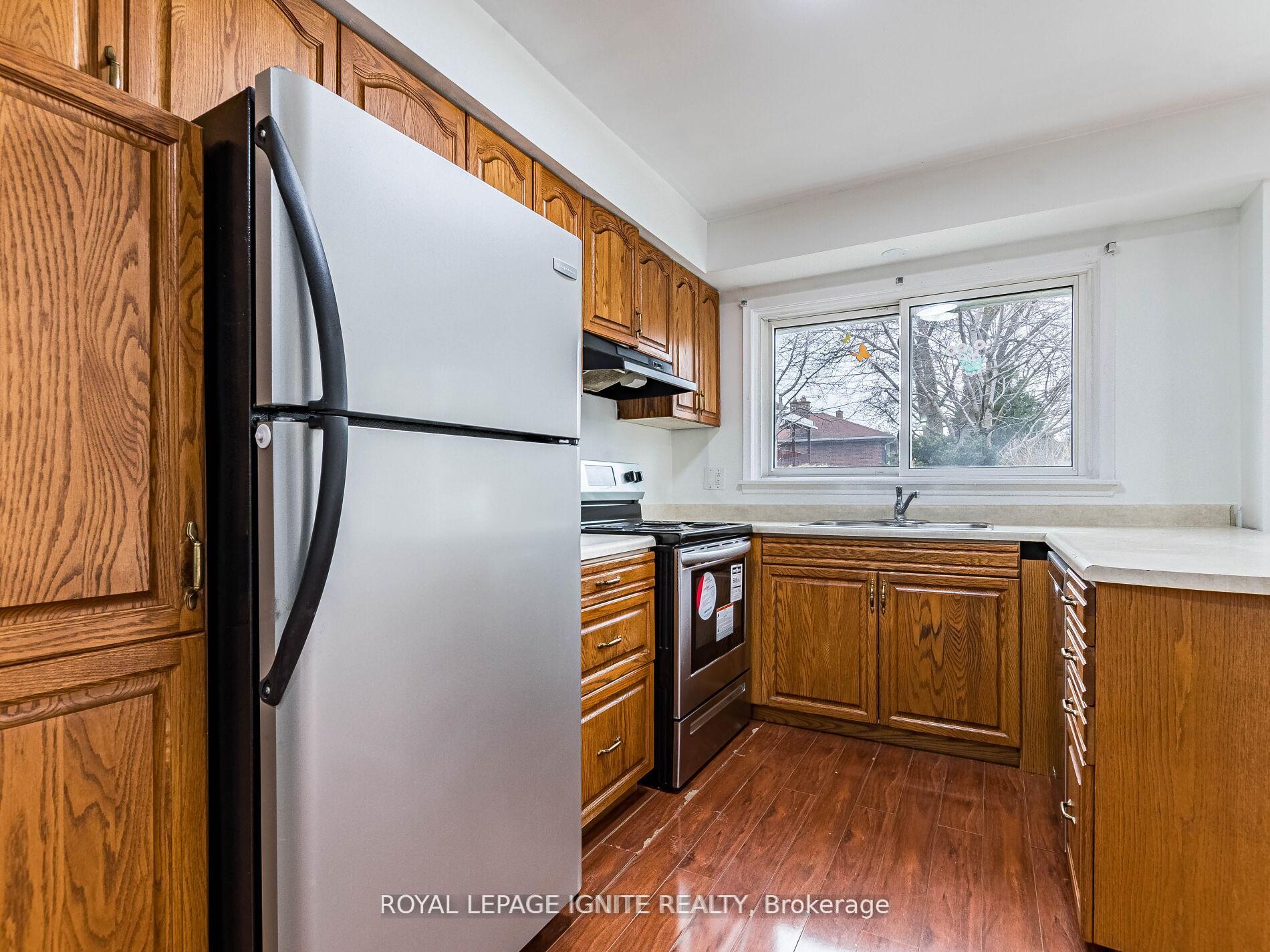 Photo 38 of 115 Northcrest Road, Etobicoke, Kingsview Village-The Westway — HOMEH