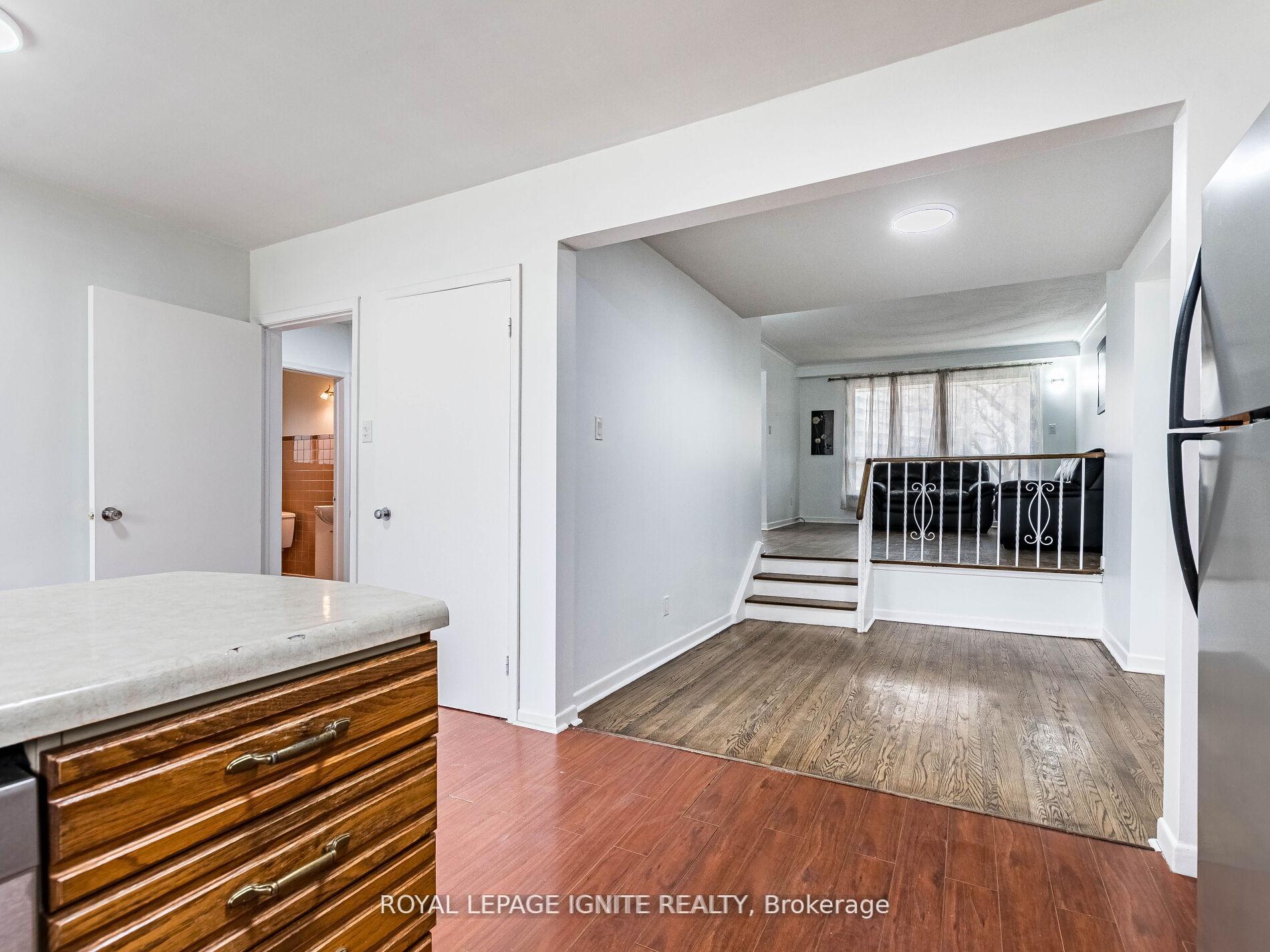 Photo 17 of 115 Northcrest Road, Etobicoke, Kingsview Village-The Westway — HOMEH