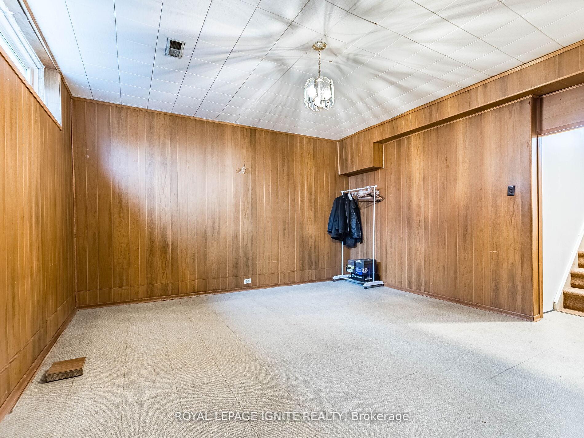 Photo 39 of 115 Northcrest Road, Etobicoke, Kingsview Village-The Westway — HOMEH