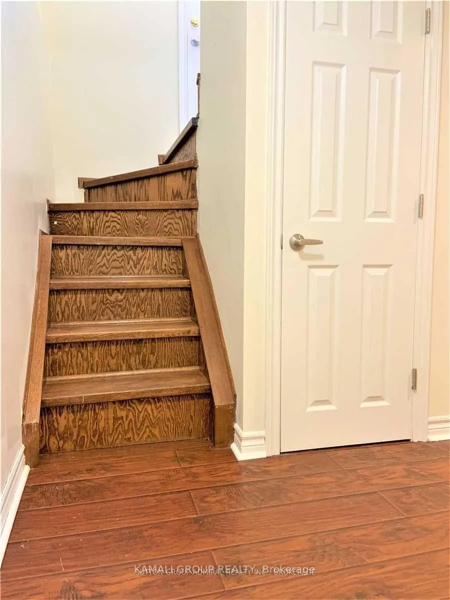 Photo 3 of 47 Child (Basement) Drive, Aurora, Aurora Highlands — HOMEH