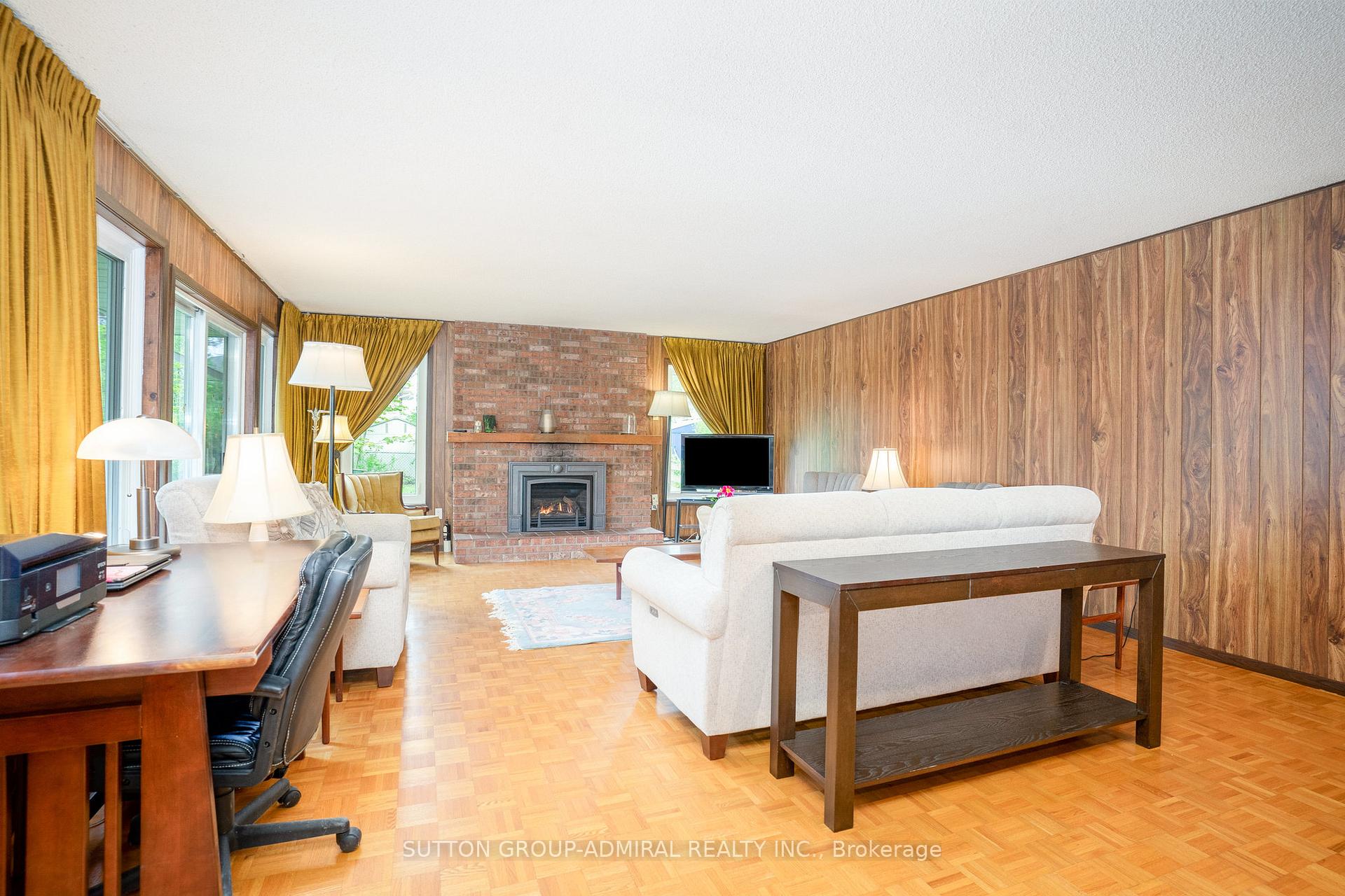 Photo 5 of 43 Vanderbrent Crescent, Etobicoke, Willowridge-Martingrove-Richview — HOMEH