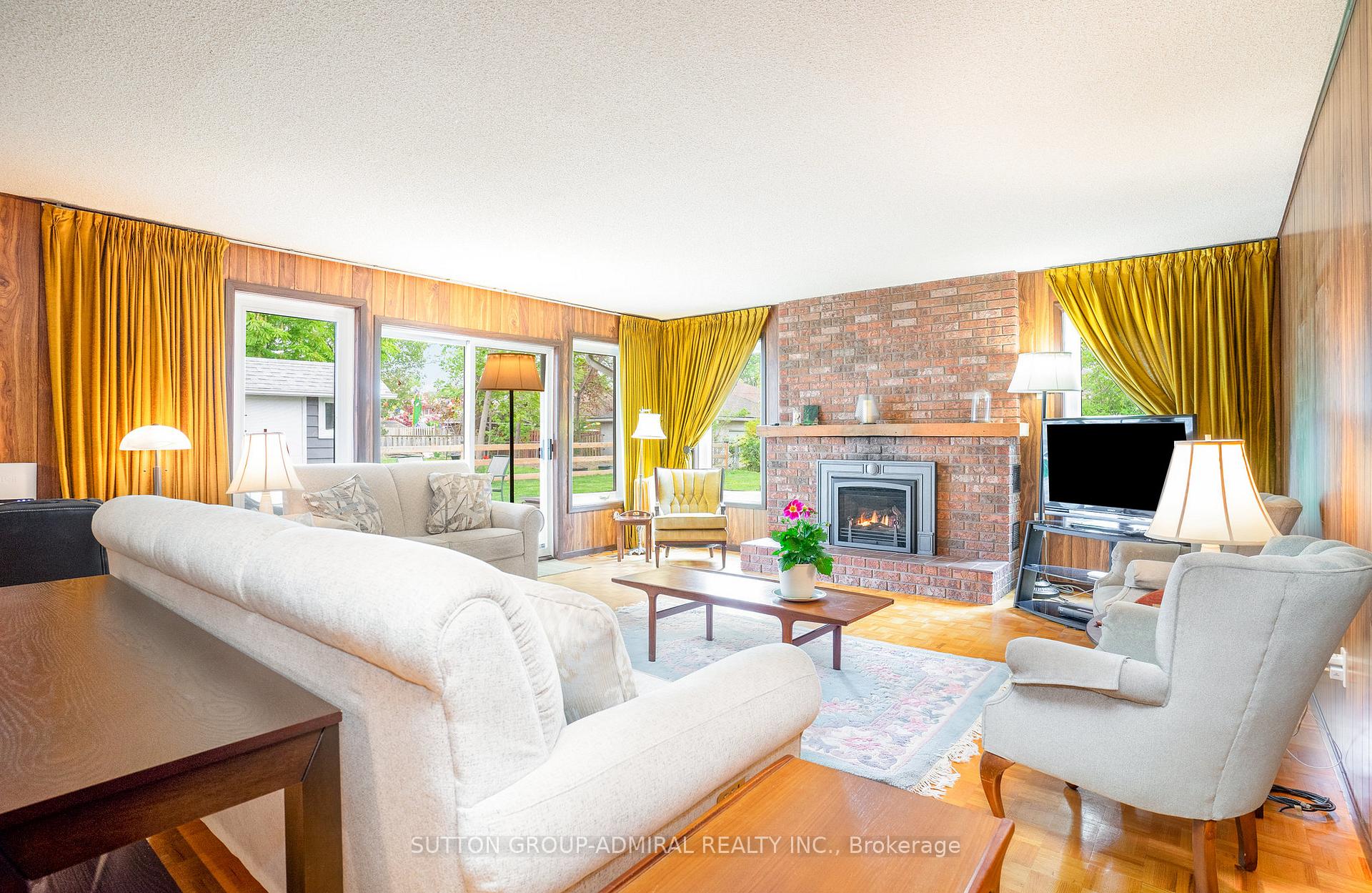 Photo 6 of 43 Vanderbrent Crescent, Etobicoke, Willowridge-Martingrove-Richview — HOMEH