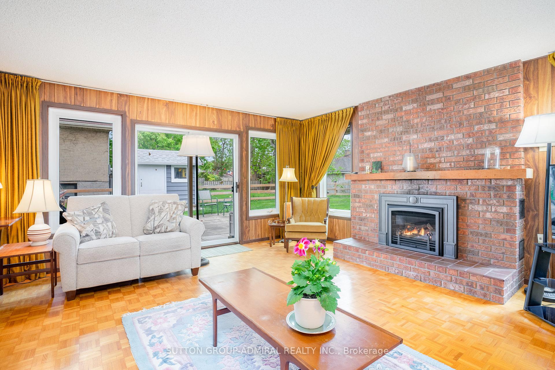 Photo 7 of 43 Vanderbrent Crescent, Etobicoke, Willowridge-Martingrove-Richview — HOMEH