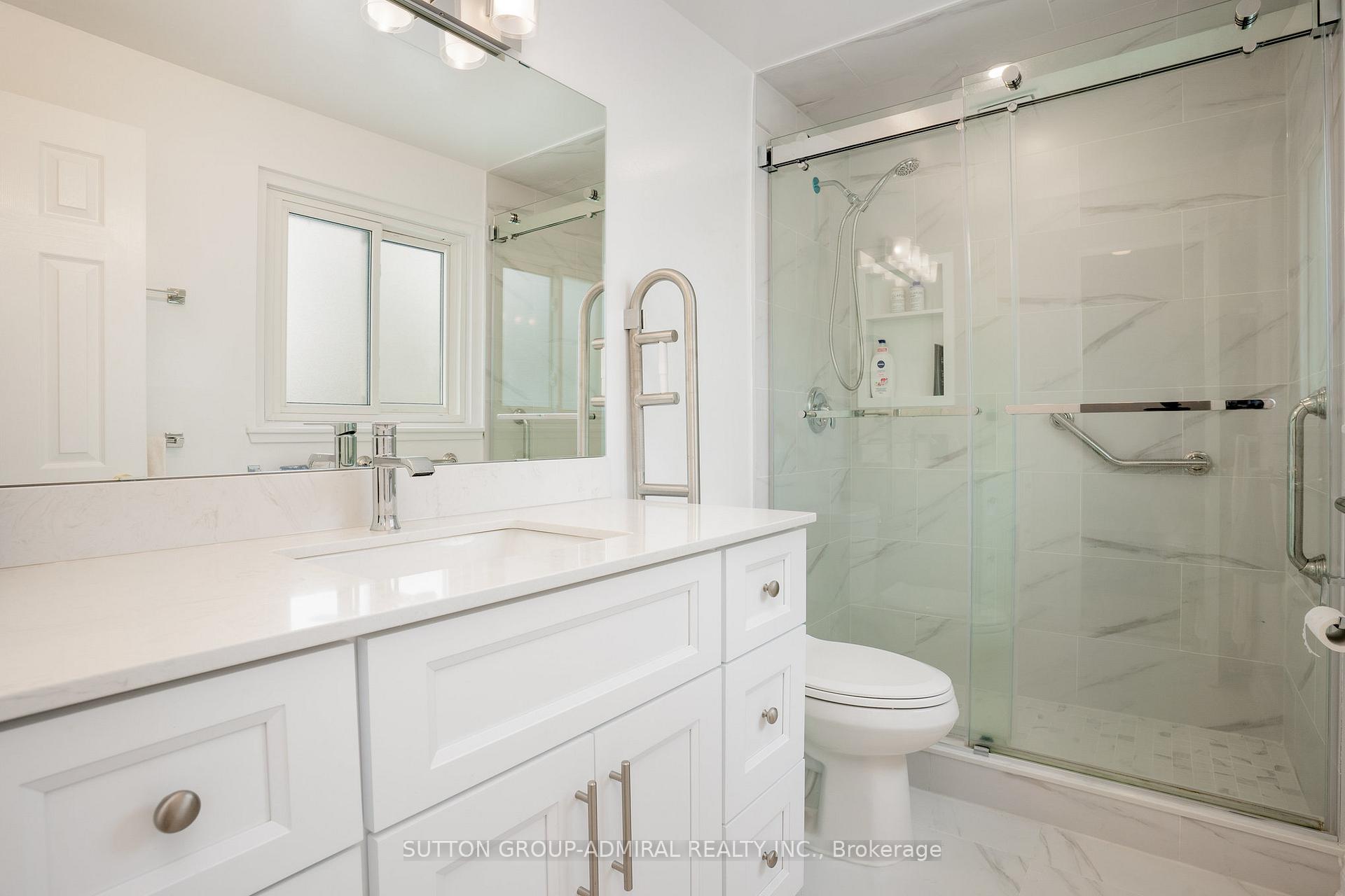 Photo 21 of 43 Vanderbrent Crescent, Etobicoke, Willowridge-Martingrove-Richview — HOMEH
