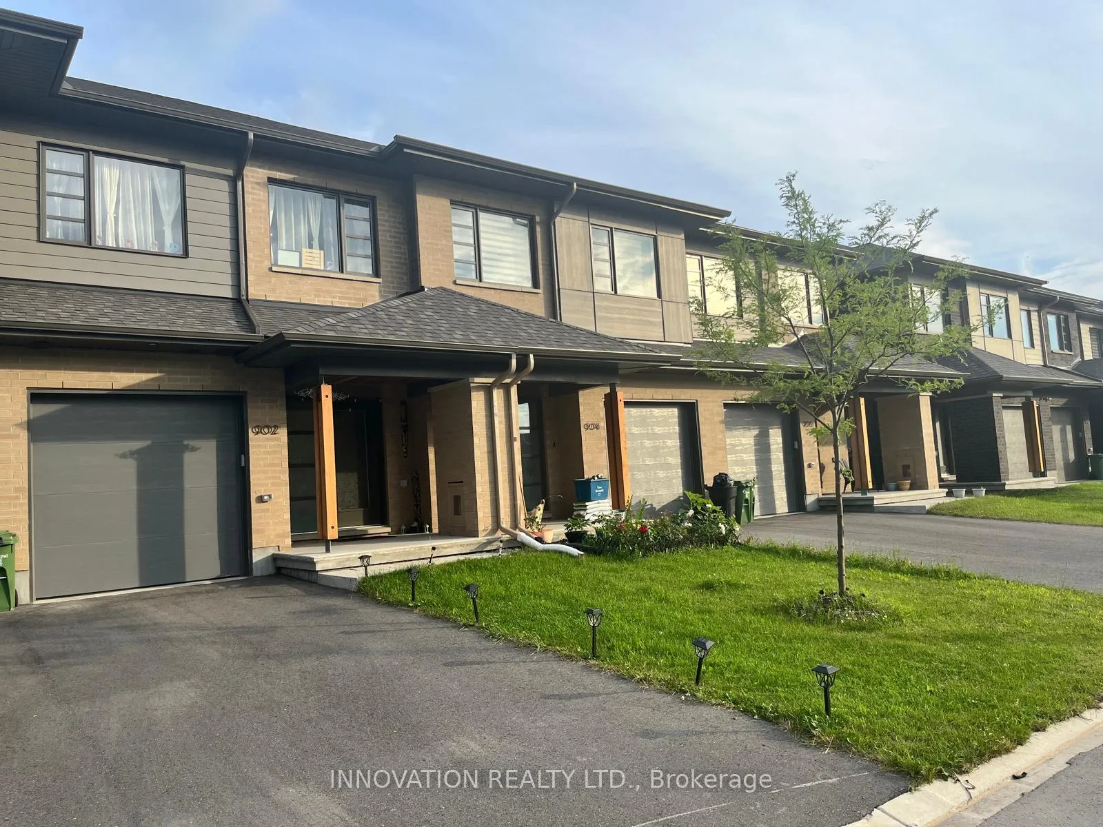Photo 3 of 902 Chipping Circle, Ottawa, Riverside South/Gloucester Glen — HOMEH