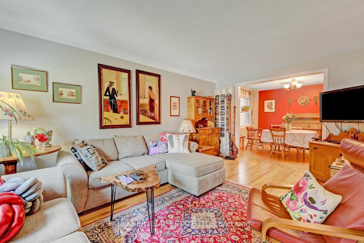 Photo 3 of 30 Grange Avenue W, Ottawa, Ottawa West — HOMEH