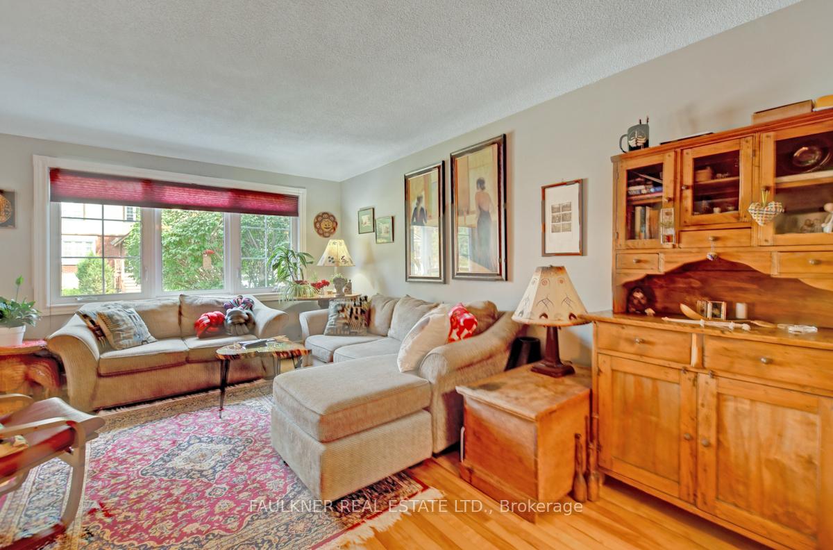 Photo 4 of 30 Grange Avenue W, Ottawa, Ottawa West — HOMEH