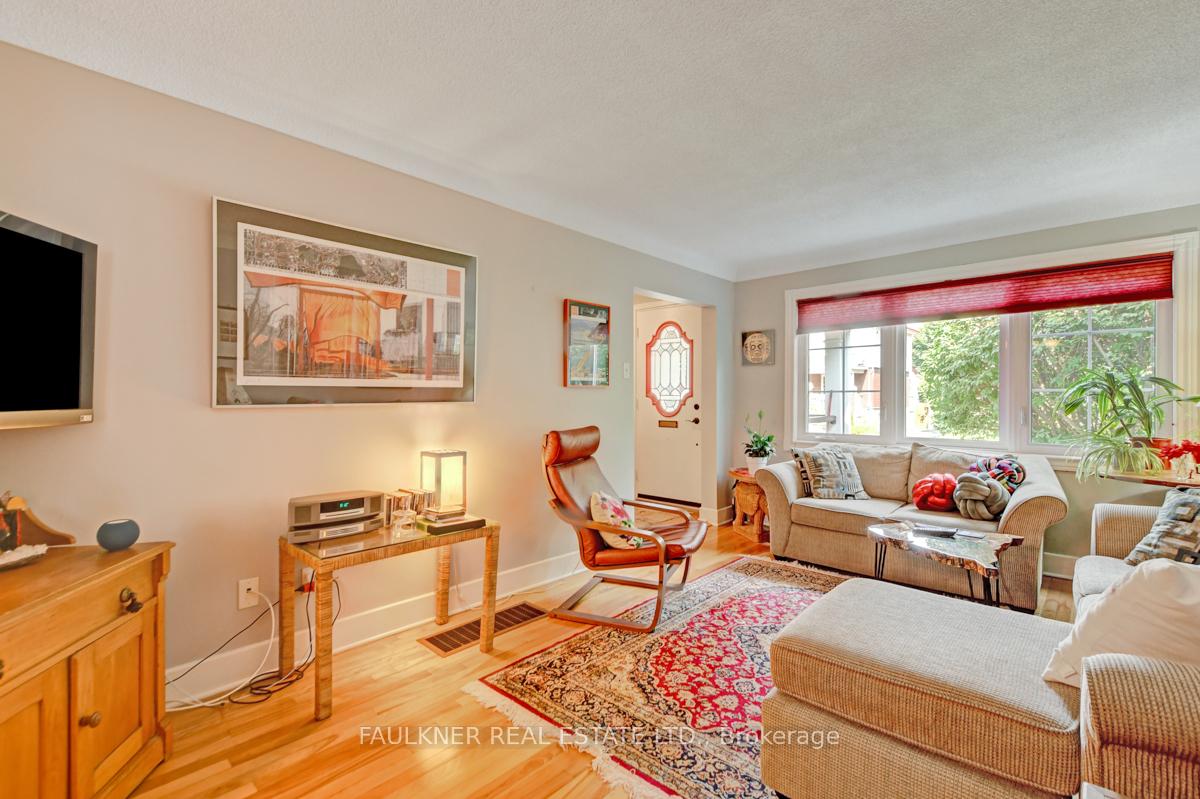 Photo 5 of 30 Grange Avenue W, Ottawa, Ottawa West — HOMEH