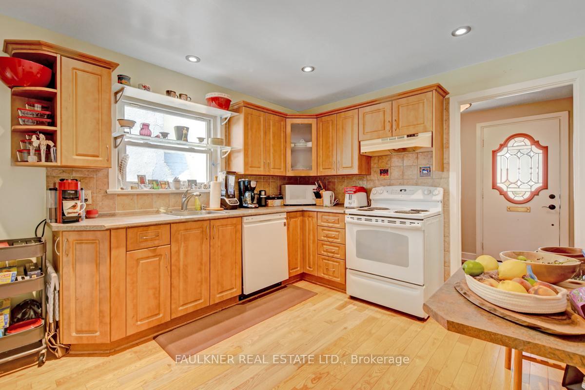 Photo 11 of 30 Grange Avenue W, Ottawa, Ottawa West — HOMEH