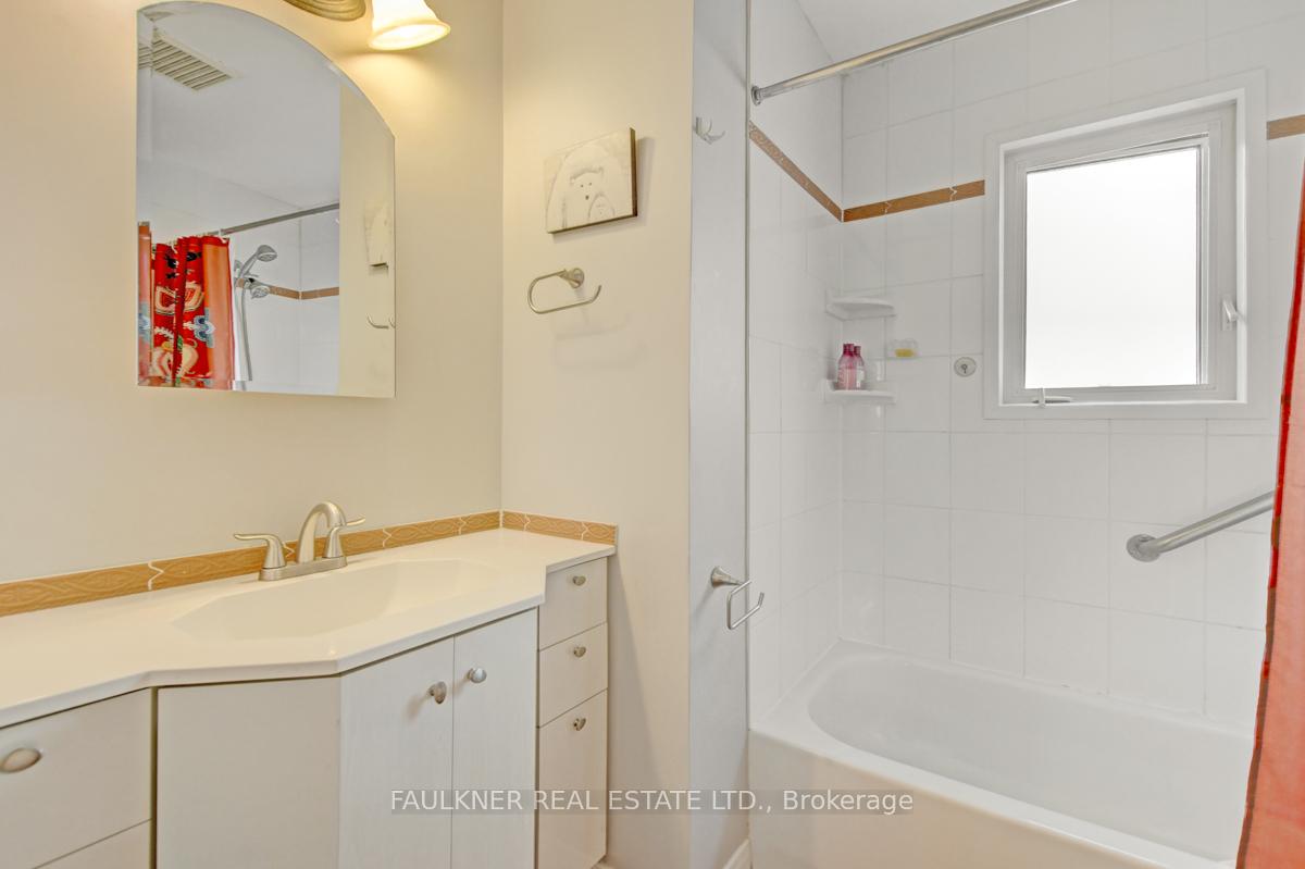 Photo 18 of 30 Grange Avenue W, Ottawa, Ottawa West — HOMEH