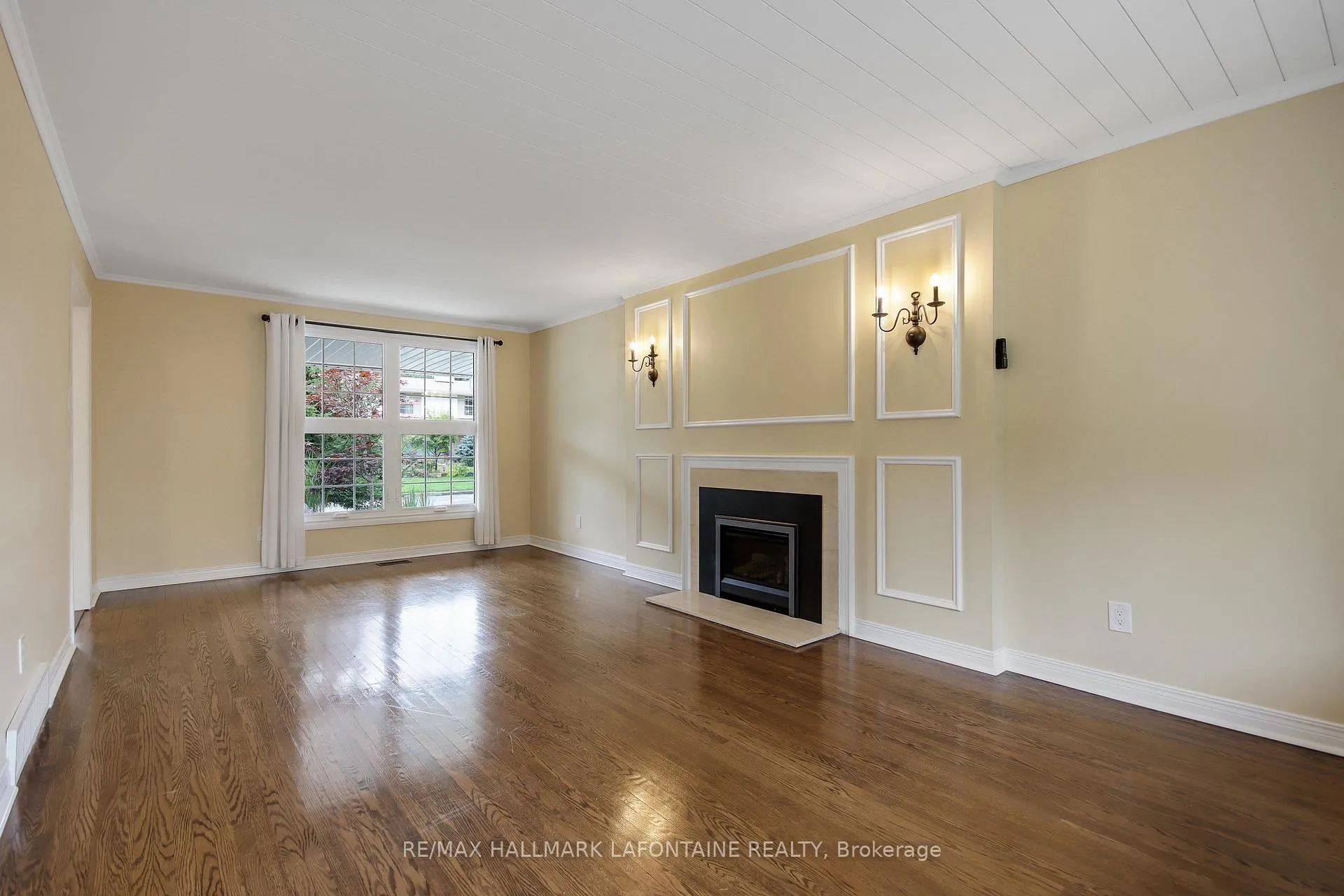 Photo 18 of 1809 Dorset Drive, Ottawa, Playfair Park — HOMEH