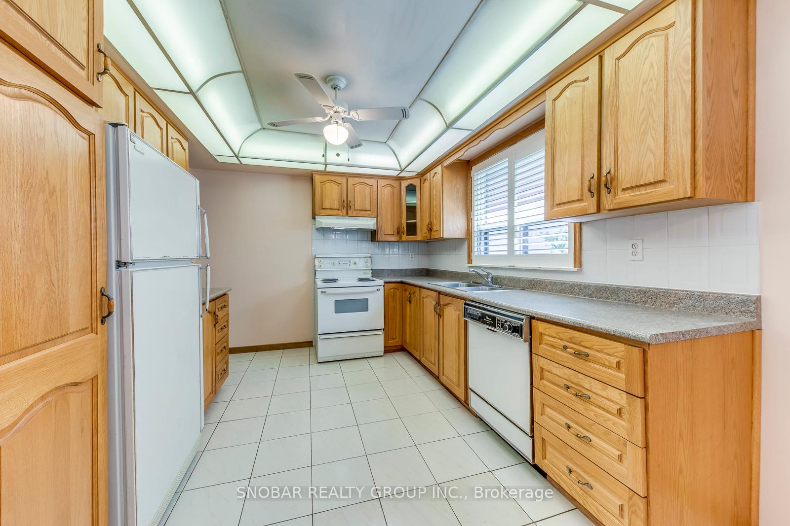 Photo 16 of 45 Willowridge Road, Etobicoke, Willowridge-Martingrove-Richview — HOMEH