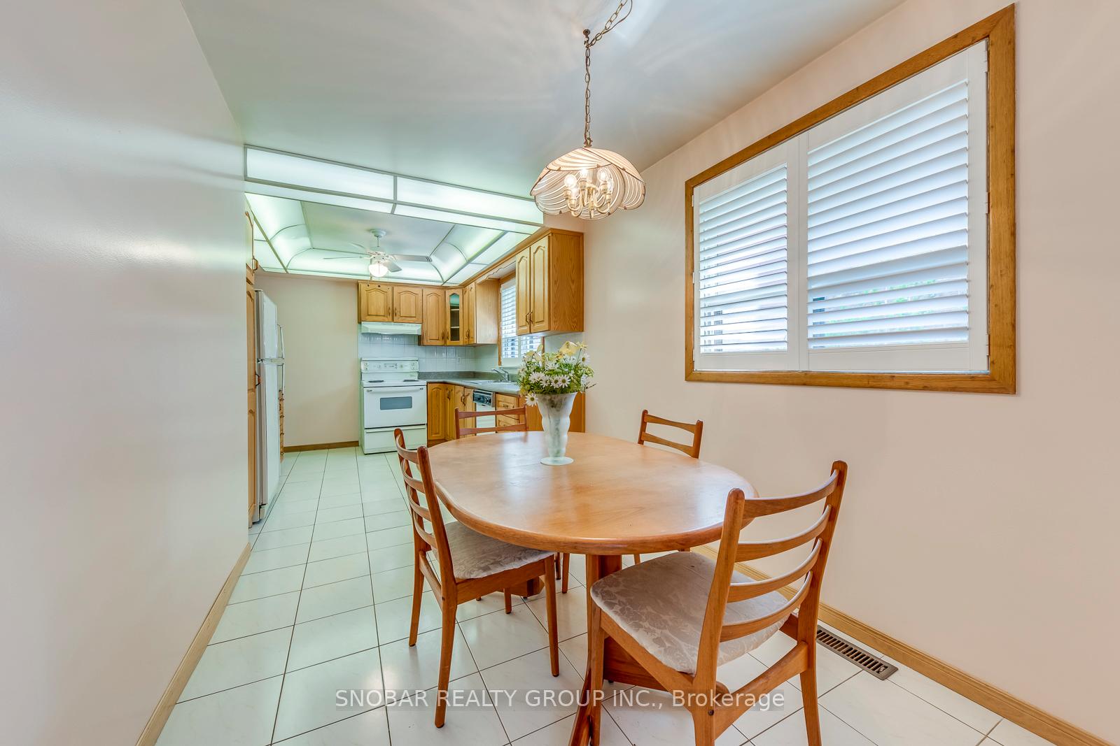 Photo 17 of 45 Willowridge Road, Etobicoke, Willowridge-Martingrove-Richview — HOMEH