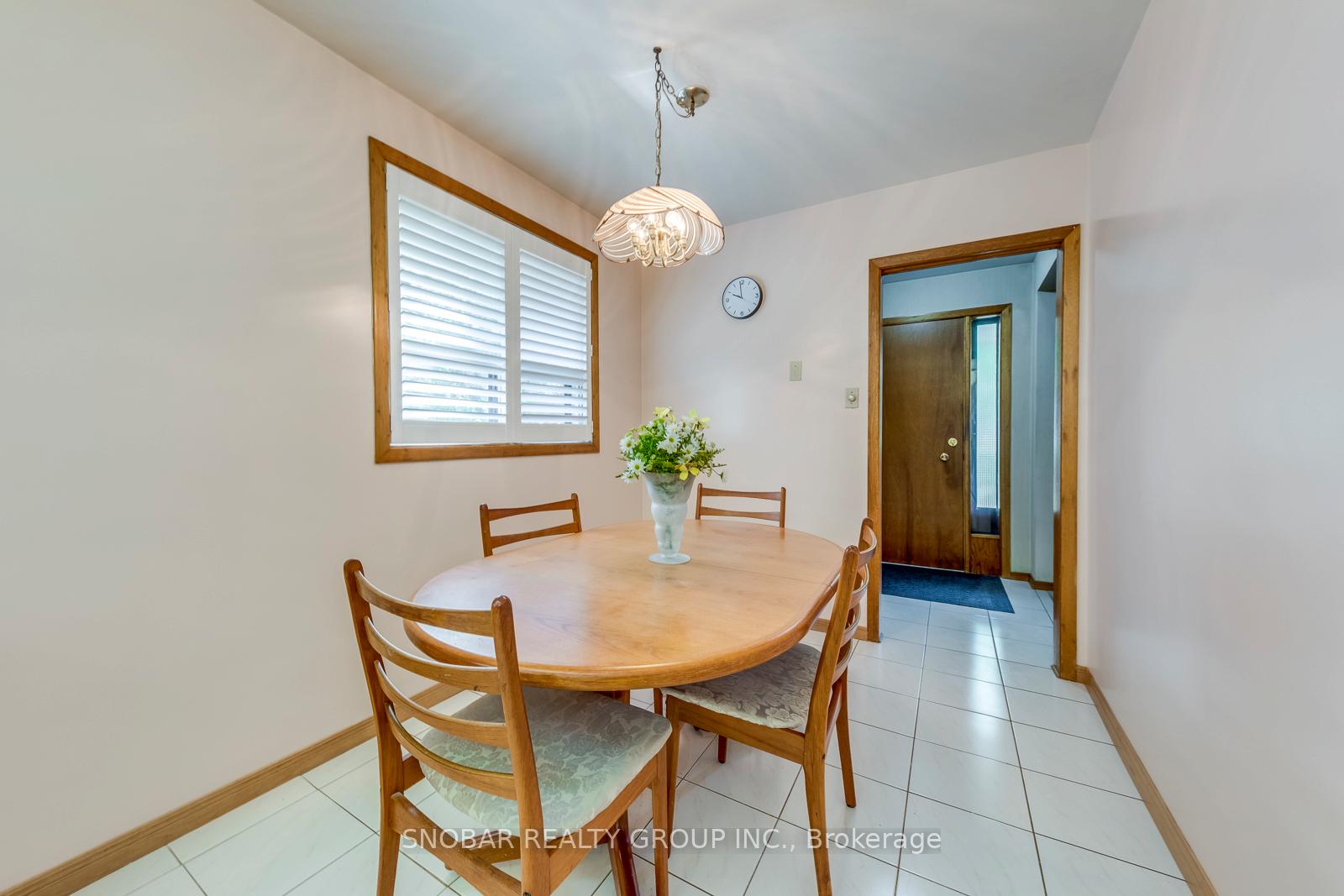 Photo 2 of 45 Willowridge Road, Etobicoke, Willowridge-Martingrove-Richview — HOMEH