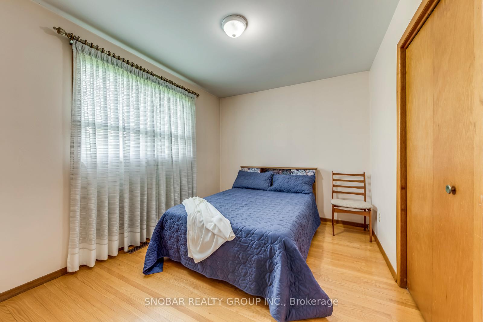 Photo 6 of 45 Willowridge Road, Etobicoke, Willowridge-Martingrove-Richview — HOMEH