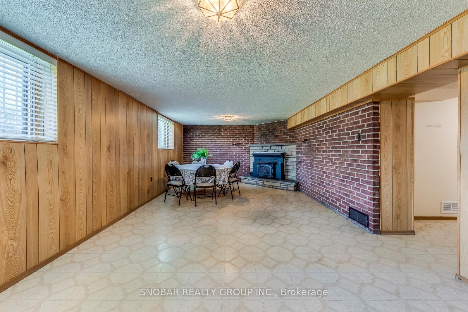 Photo 7 of 45 Willowridge Road, Etobicoke, Willowridge-Martingrove-Richview — HOMEH