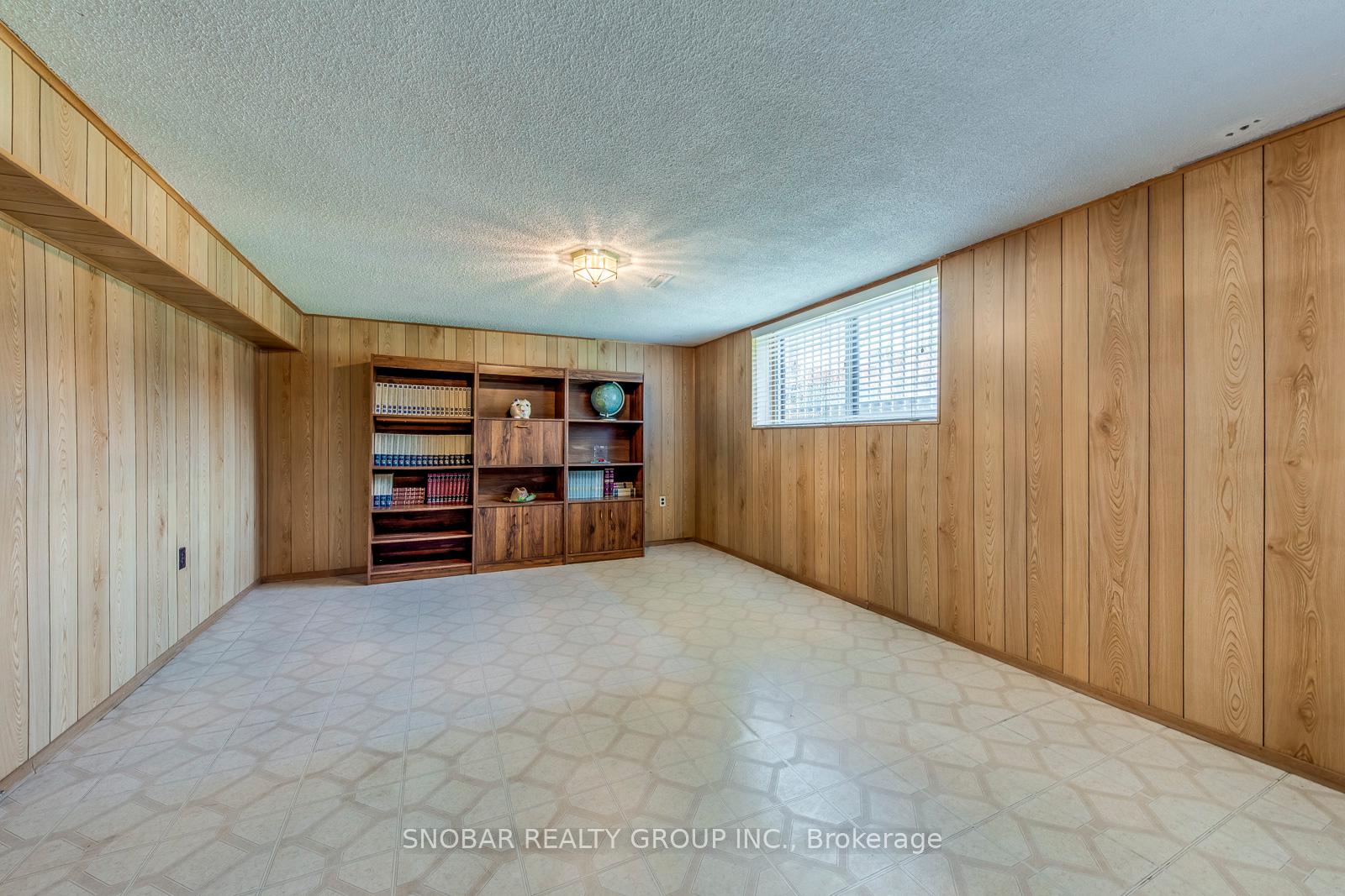 Photo 15 of 45 Willowridge Road, Etobicoke, Willowridge-Martingrove-Richview — HOMEH