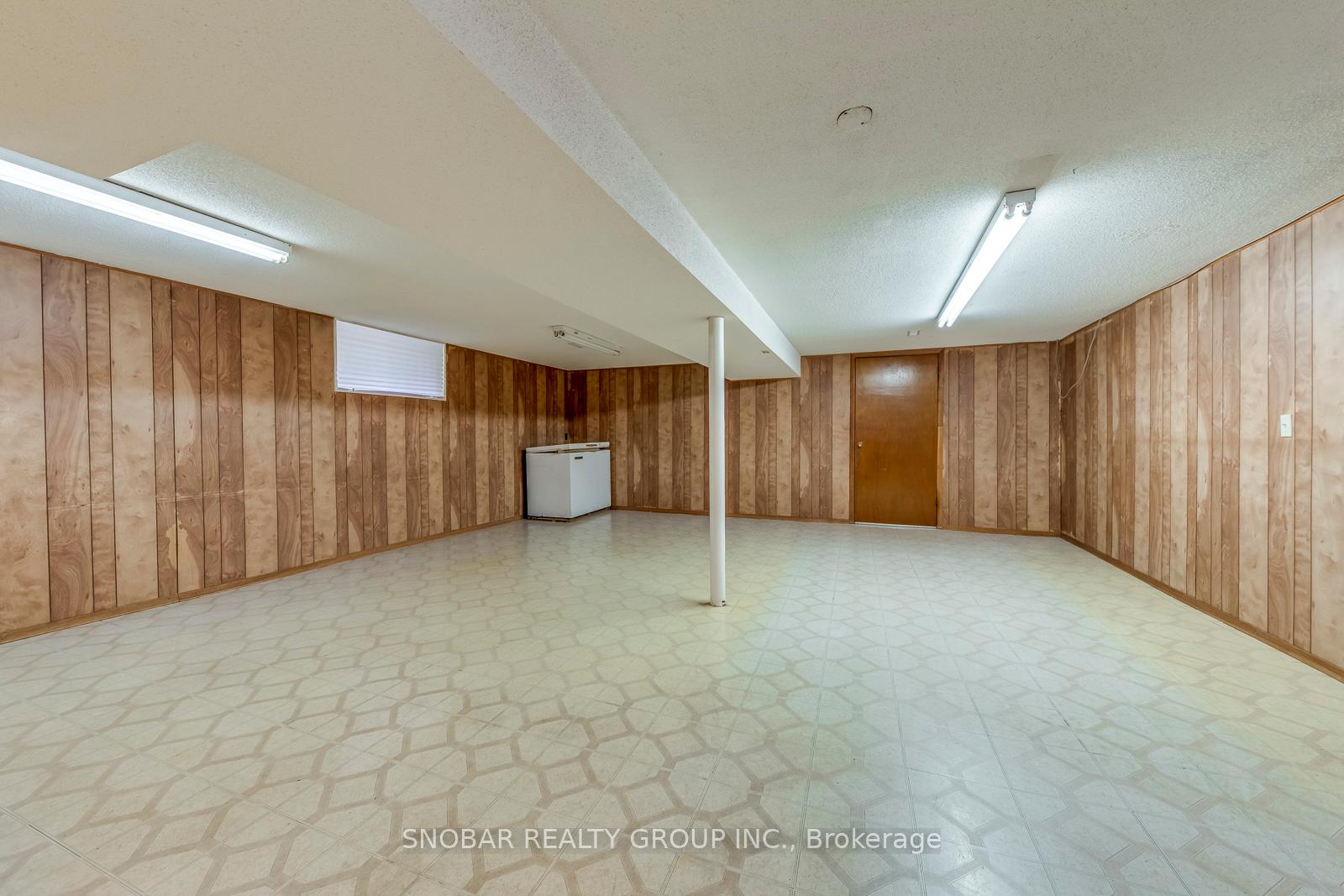 Photo 12 of 45 Willowridge Road, Etobicoke, Willowridge-Martingrove-Richview — HOMEH