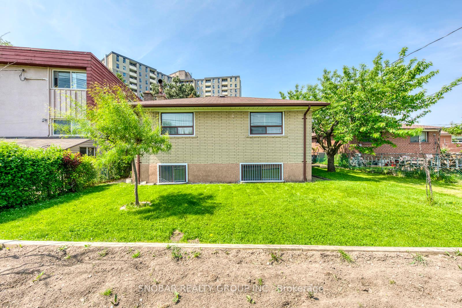 Photo 21 of 45 Willowridge Road, Etobicoke, Willowridge-Martingrove-Richview — HOMEH