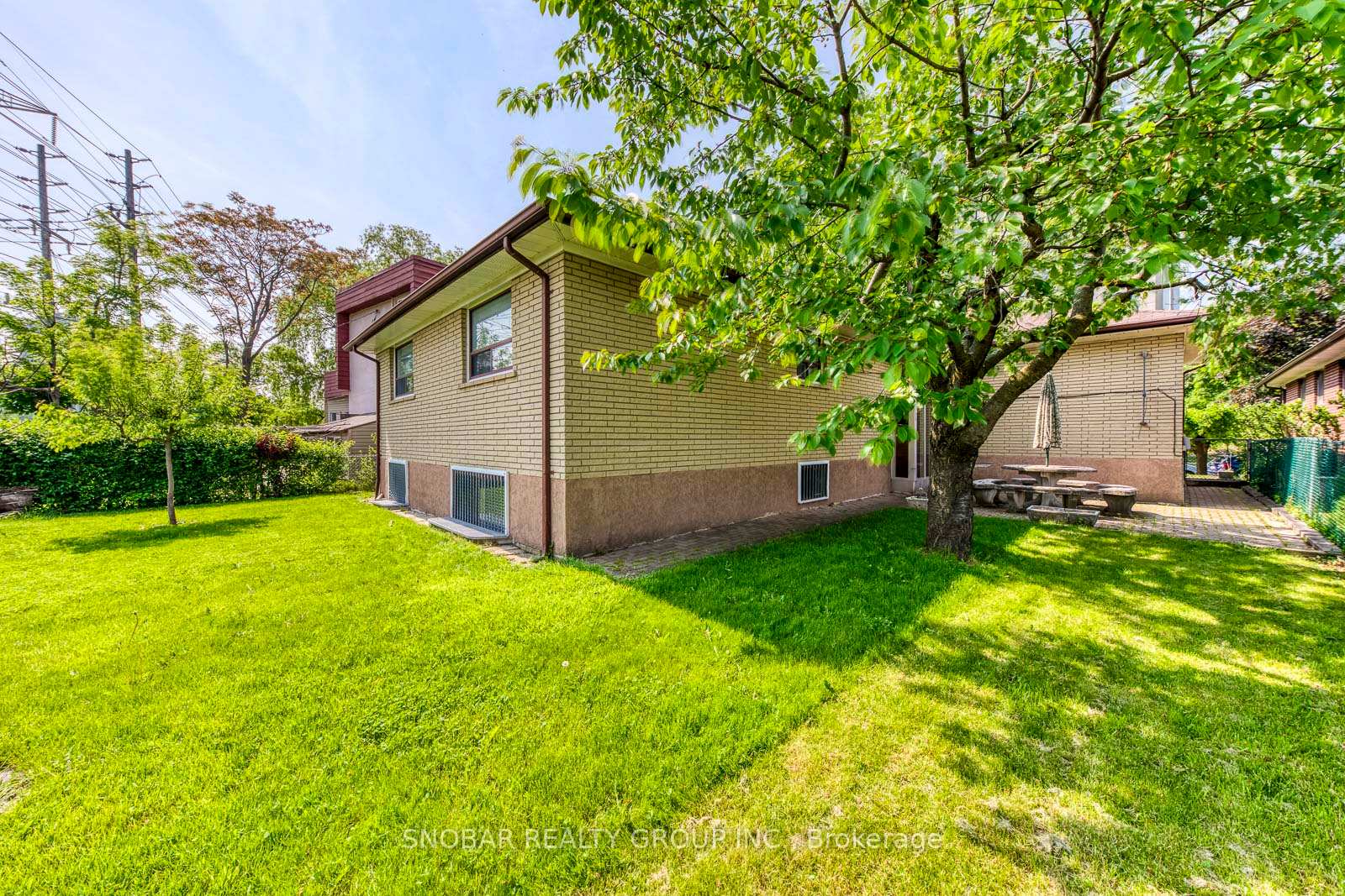 Photo 13 of 45 Willowridge Road, Etobicoke, Willowridge-Martingrove-Richview — HOMEH