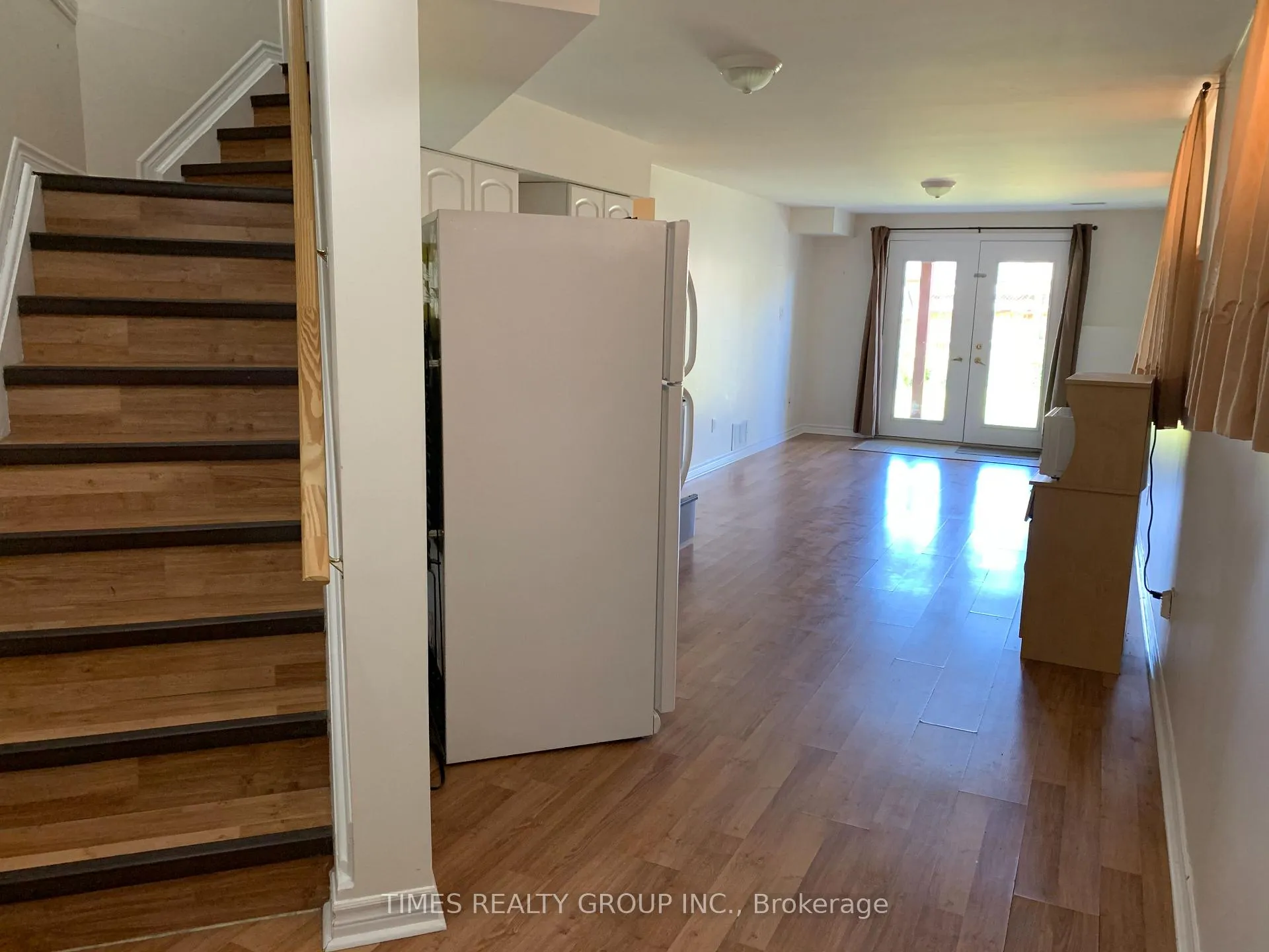 Photo 10 of 30 Claire Drive, Barrie, Painswick South — HOMEH